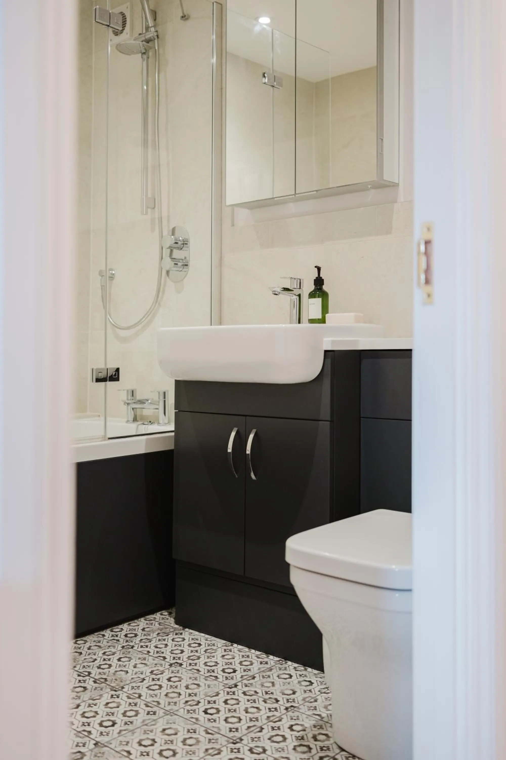 Stylish Retreat with Private Garden in Tetbury