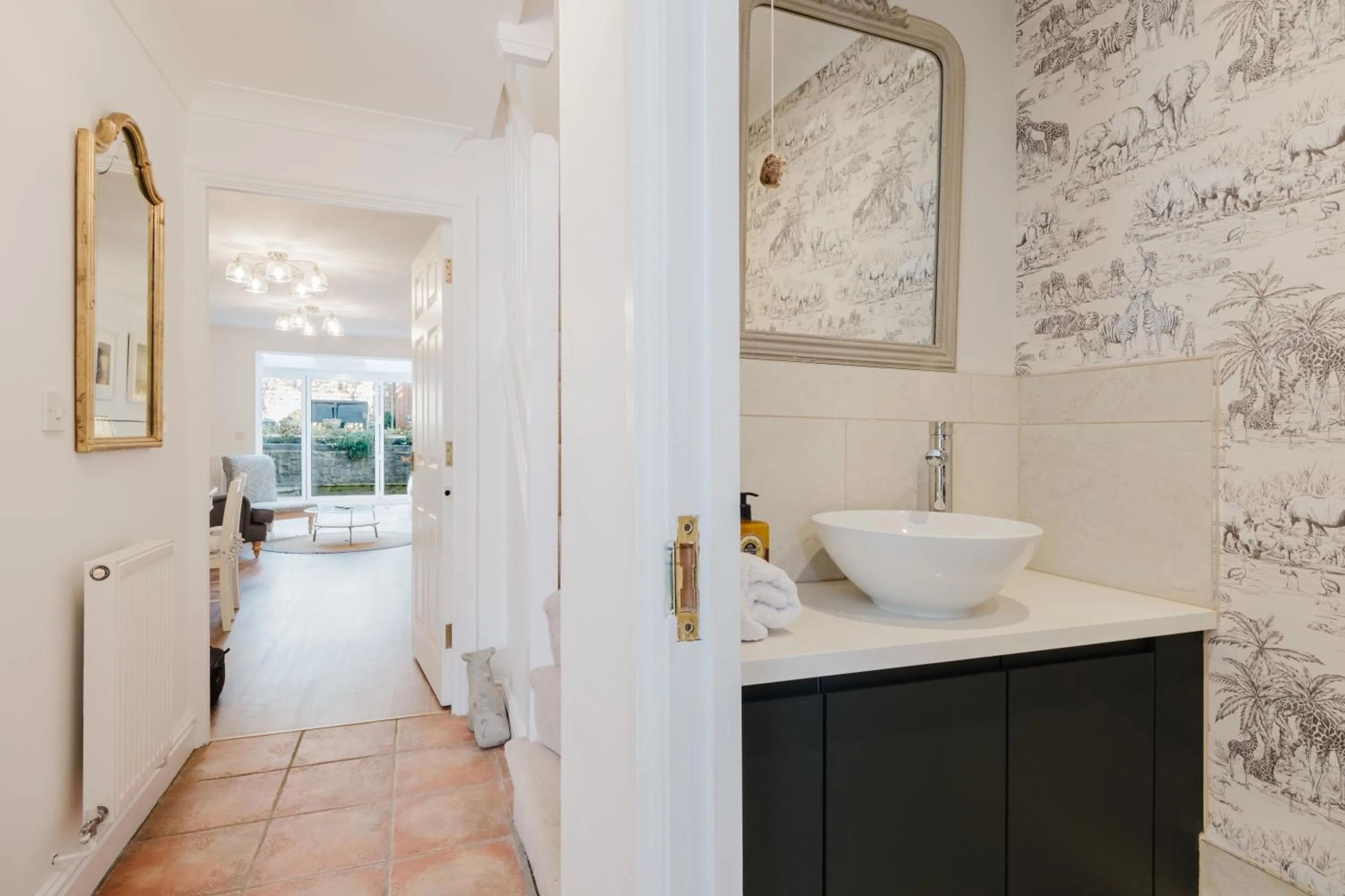 Stylish Retreat with Private Garden in Tetbury
