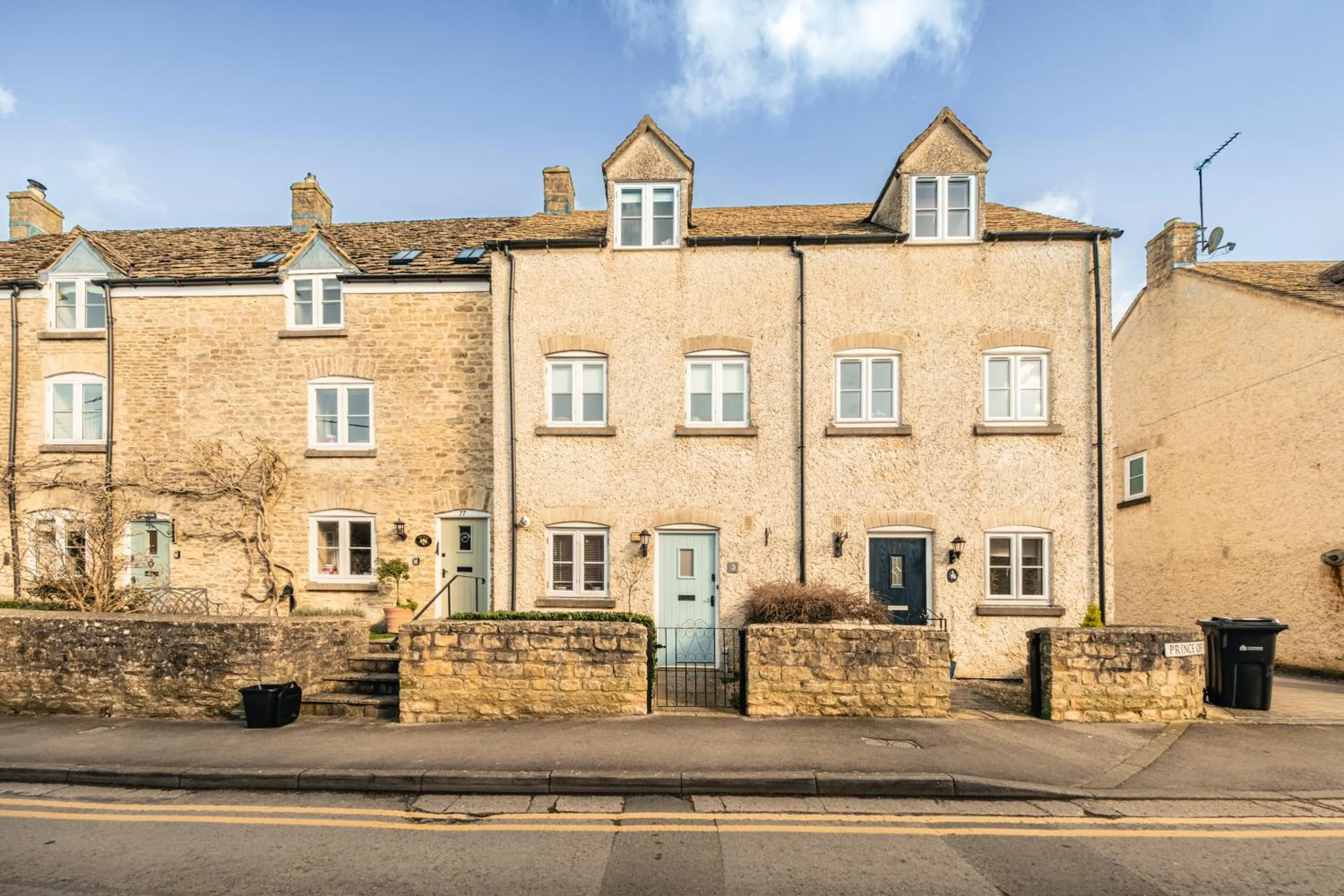 Property building in Stylish Retreat with Private Garden in Tetbury