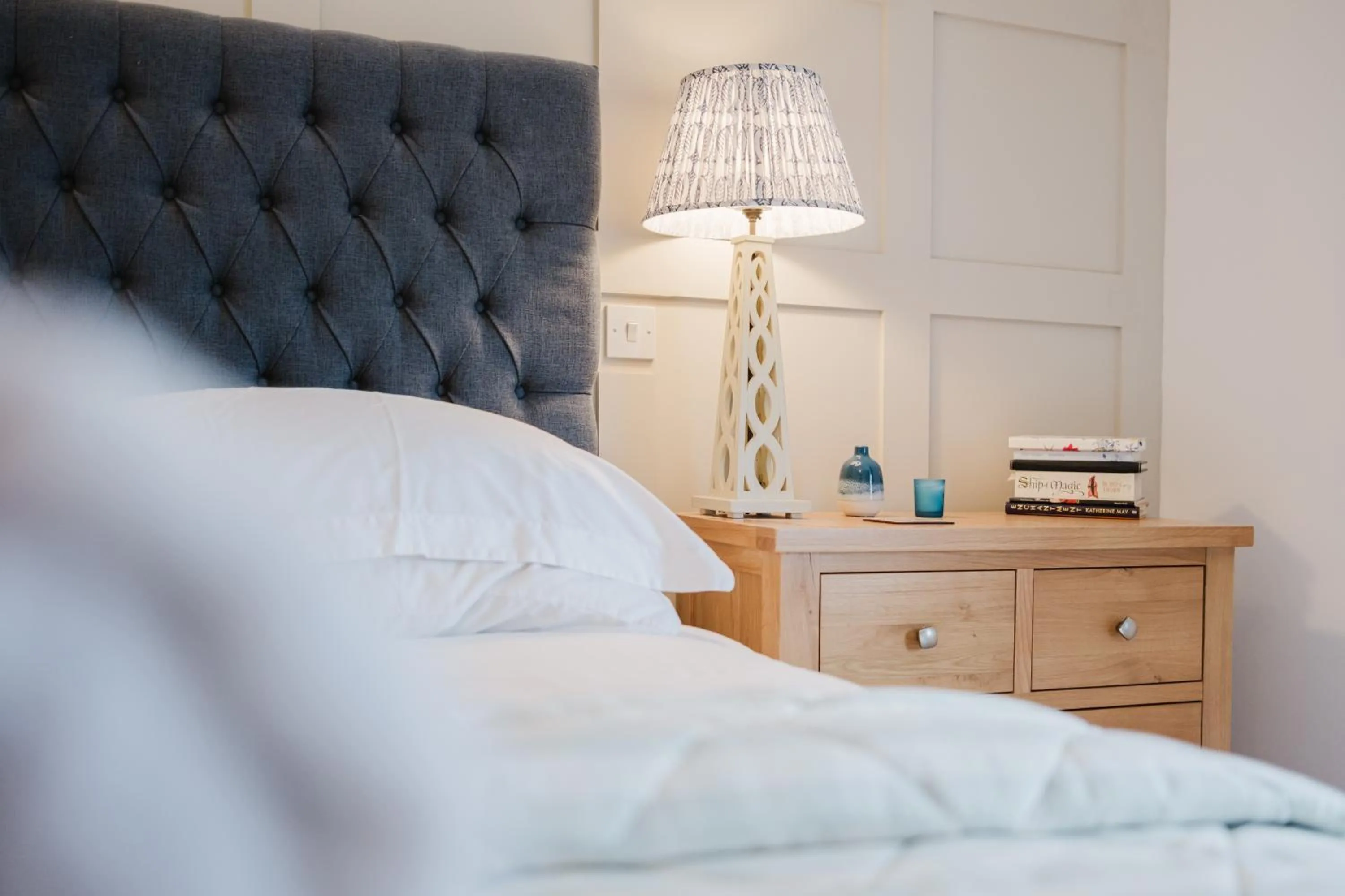 Bed in Stylish Retreat with Private Garden in Tetbury