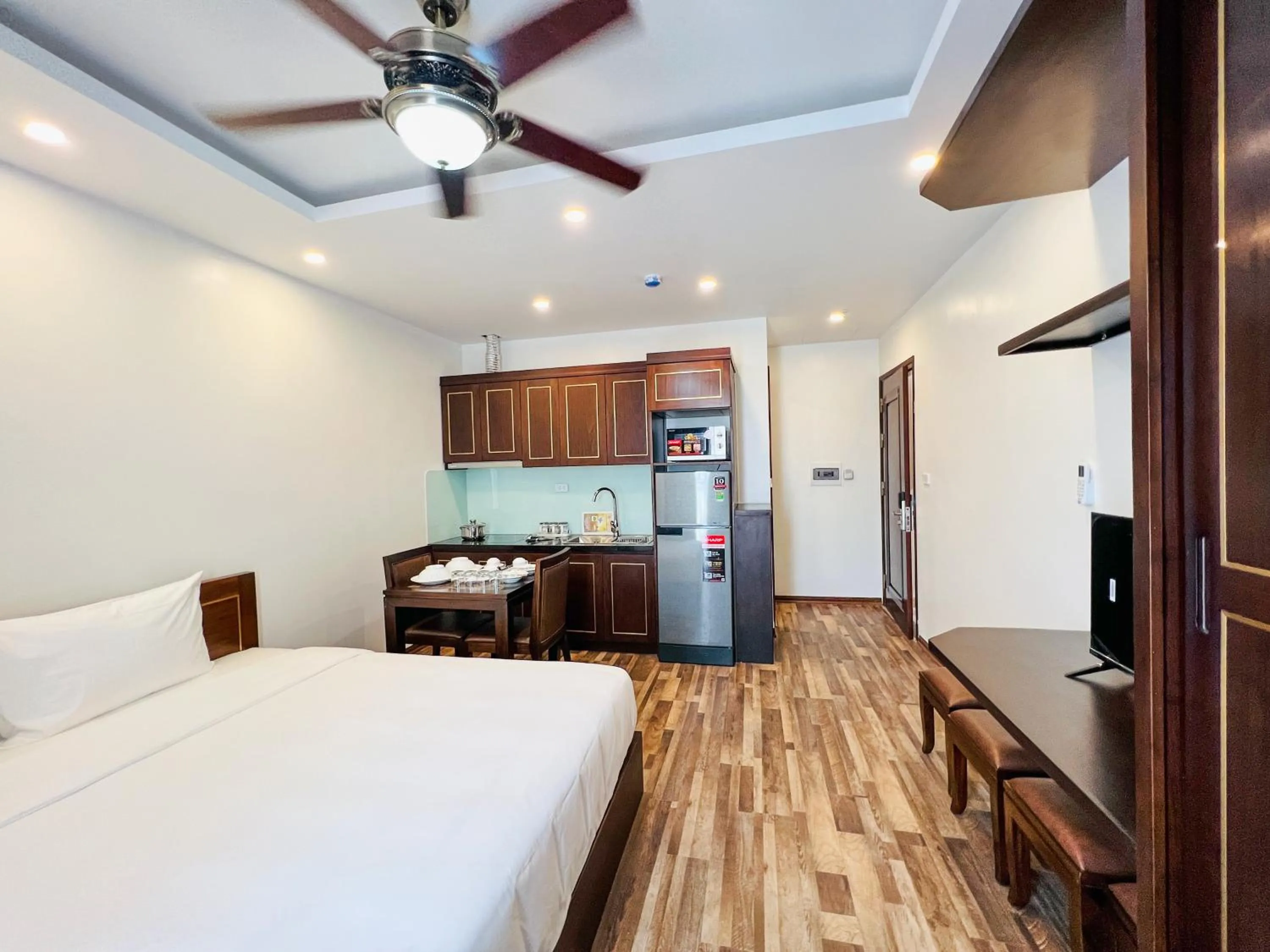 Photo of the whole room, Bed in Hanoi Apartment