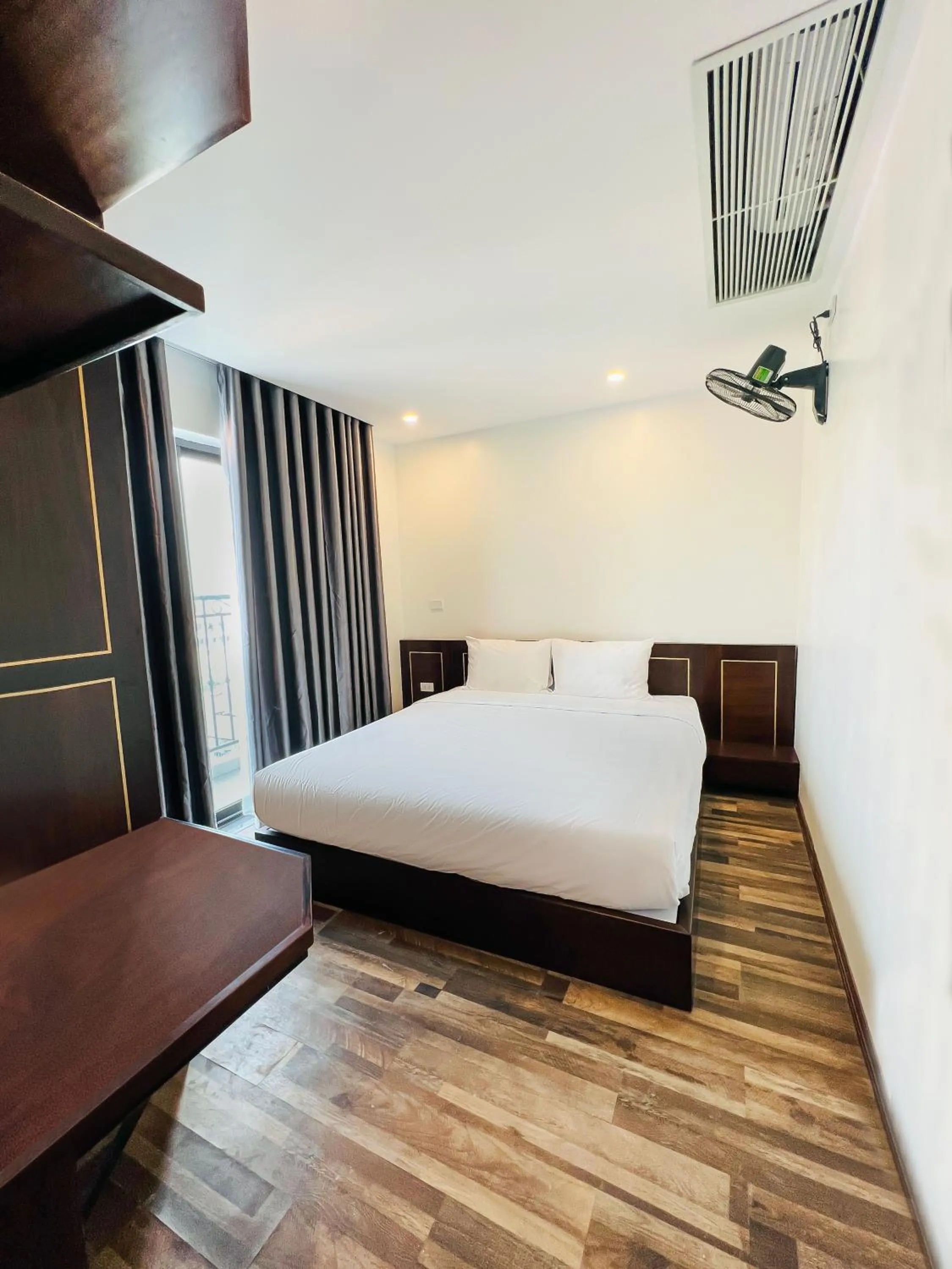 Photo of the whole room, Bed in Hanoi Apartment