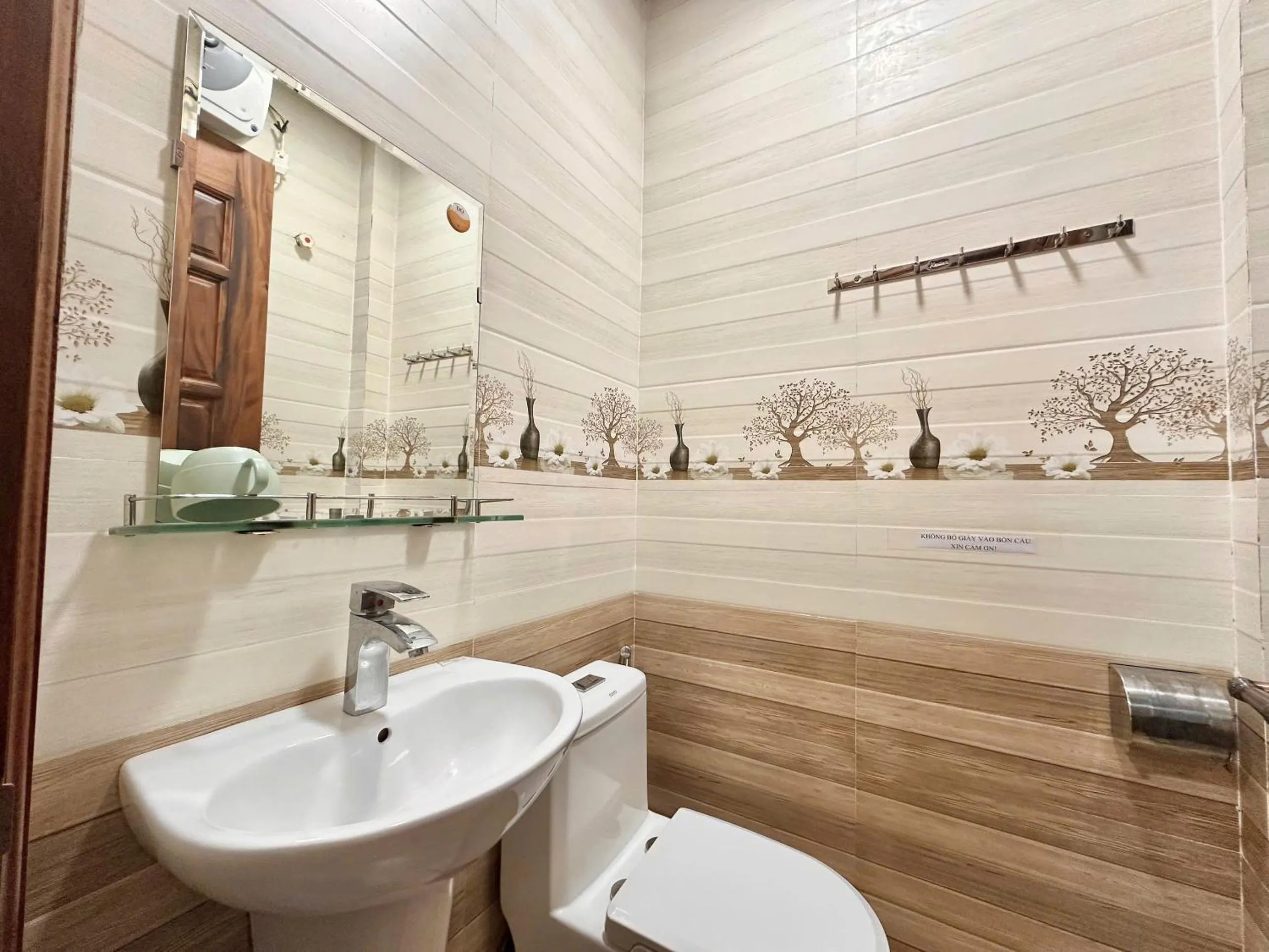 Shower in Nhật Anh Hotel Đà Lạt