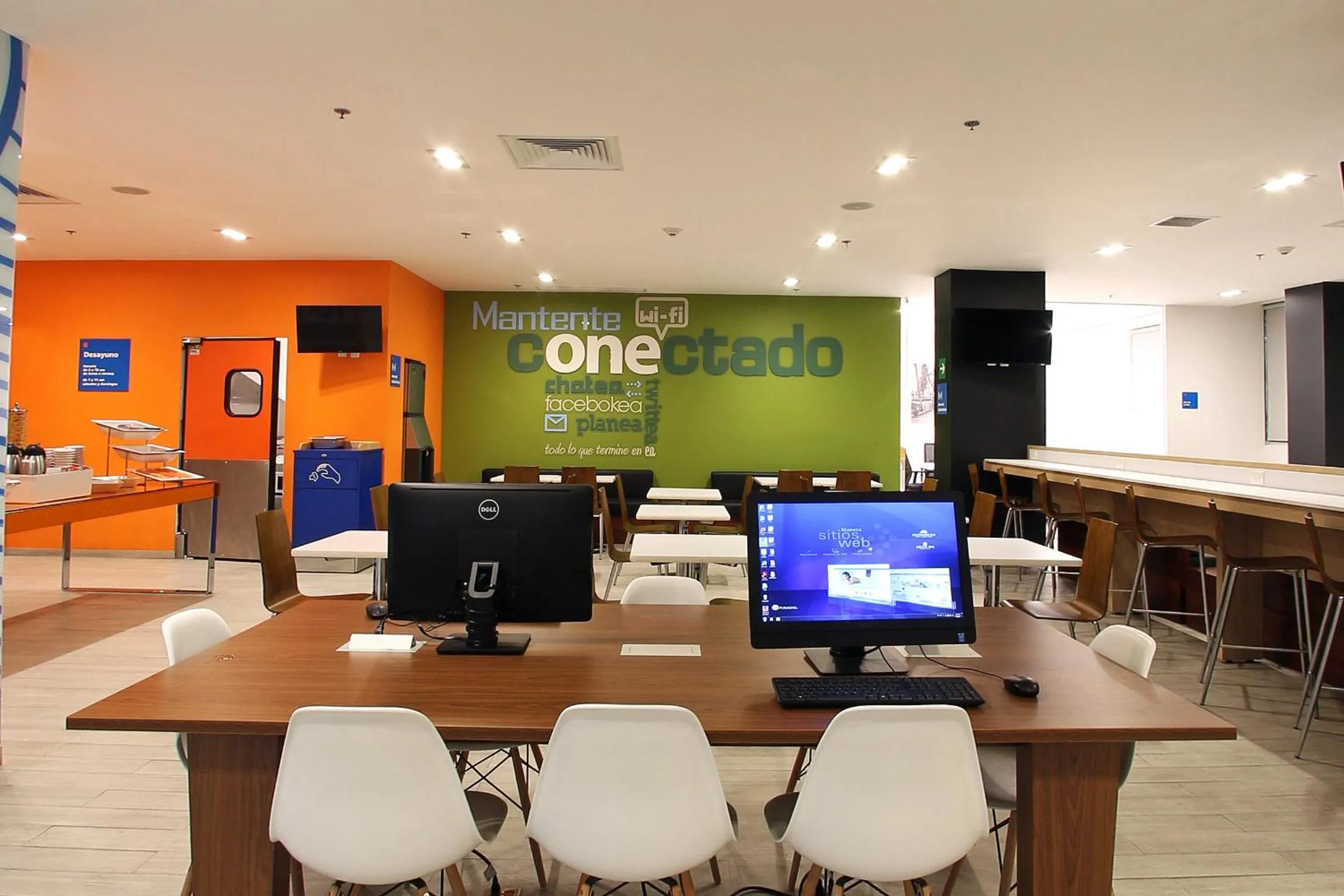 Meeting/conference room in One Periferico Sur