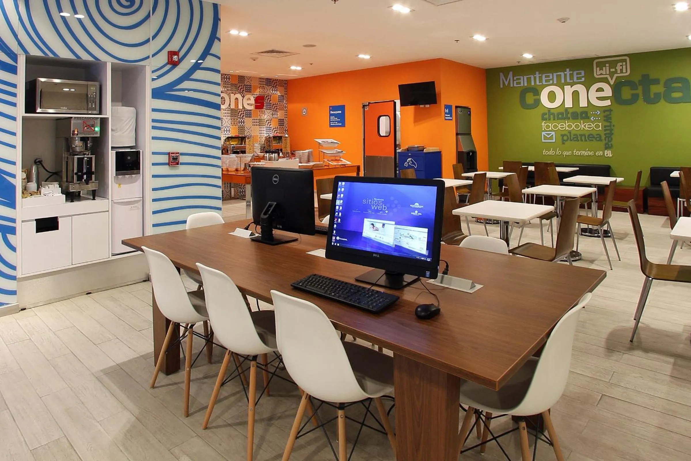 Meeting/conference room in One Periferico Sur