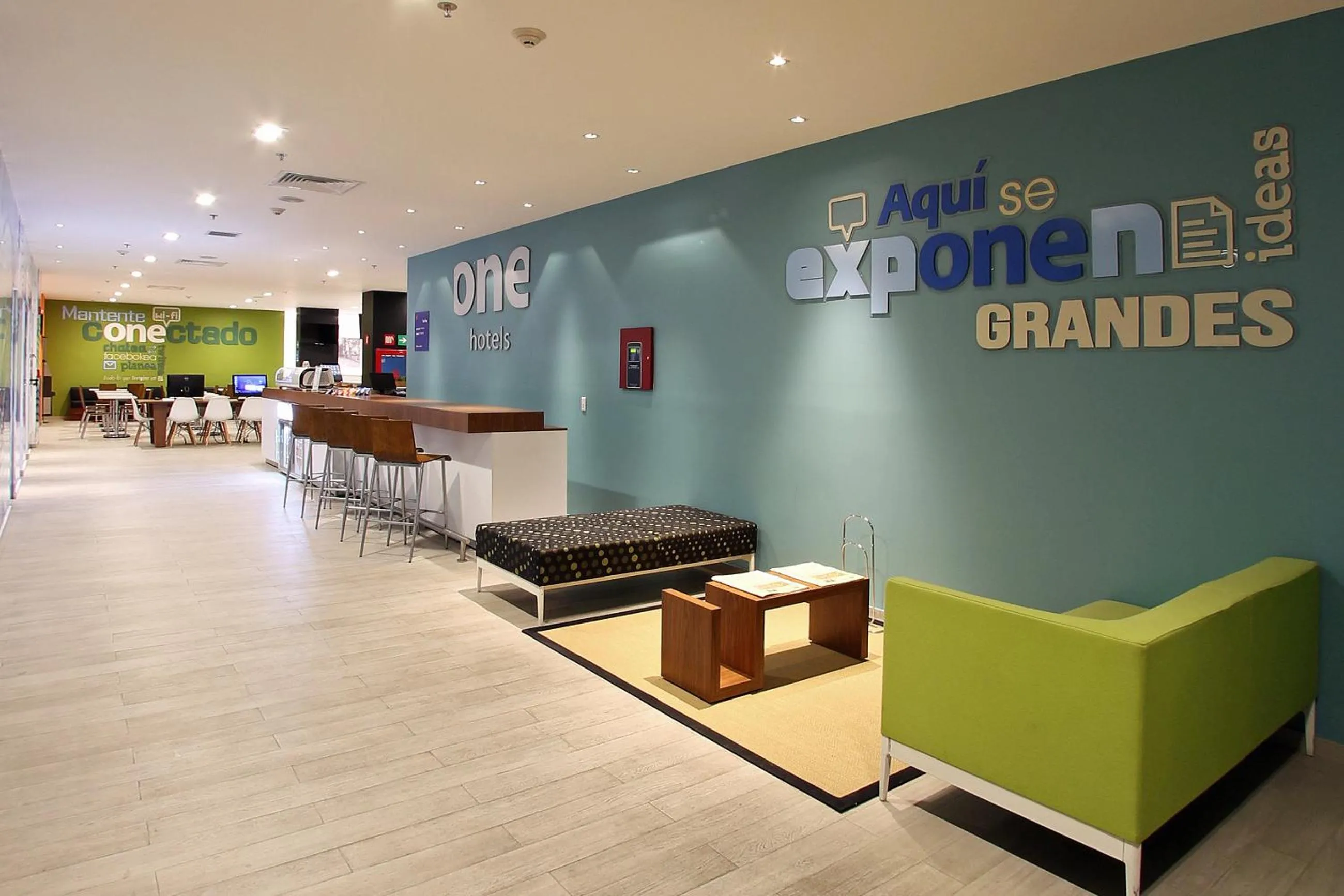 Lobby or reception in One Periferico Sur