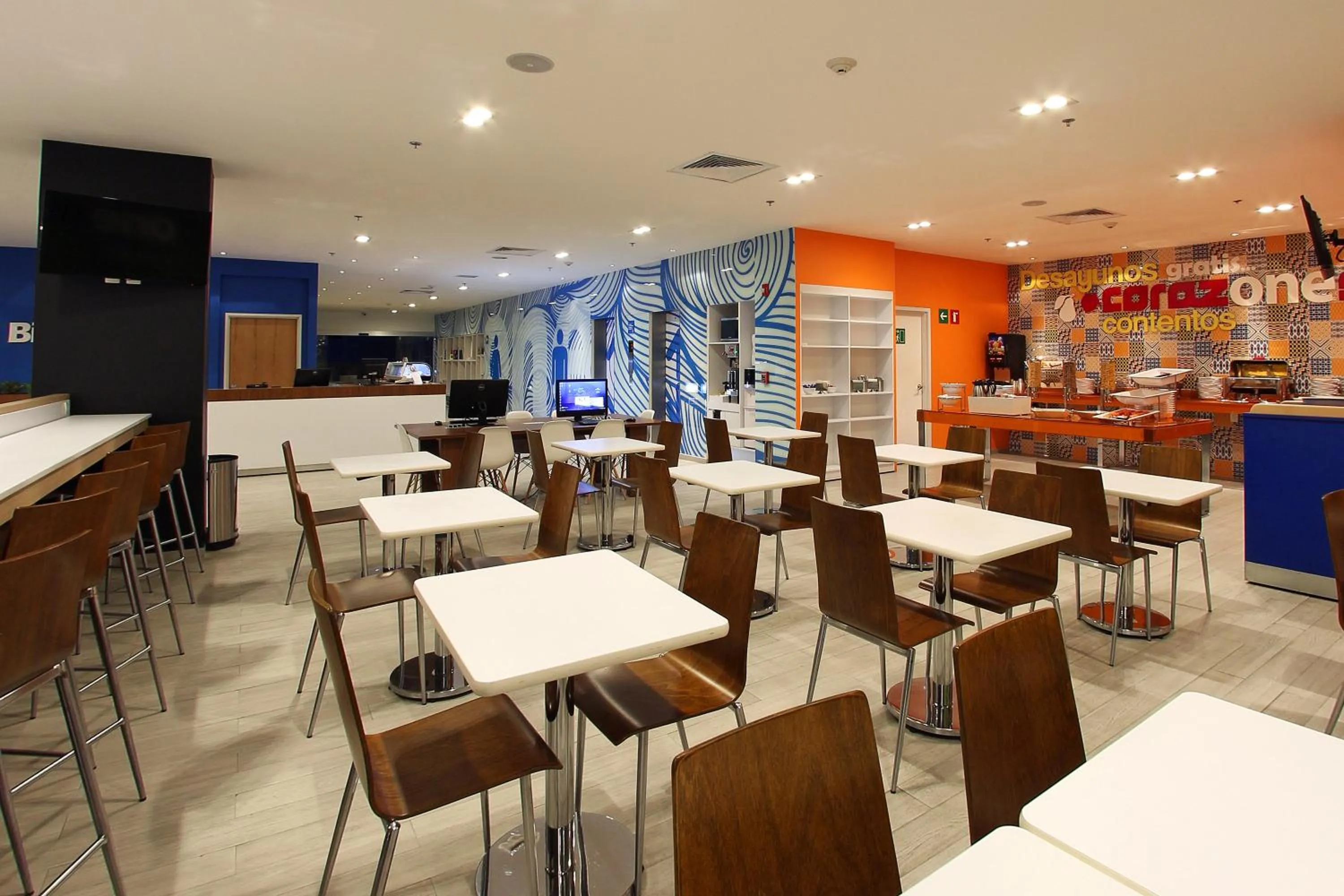 Restaurant/places to eat in One Periferico Sur