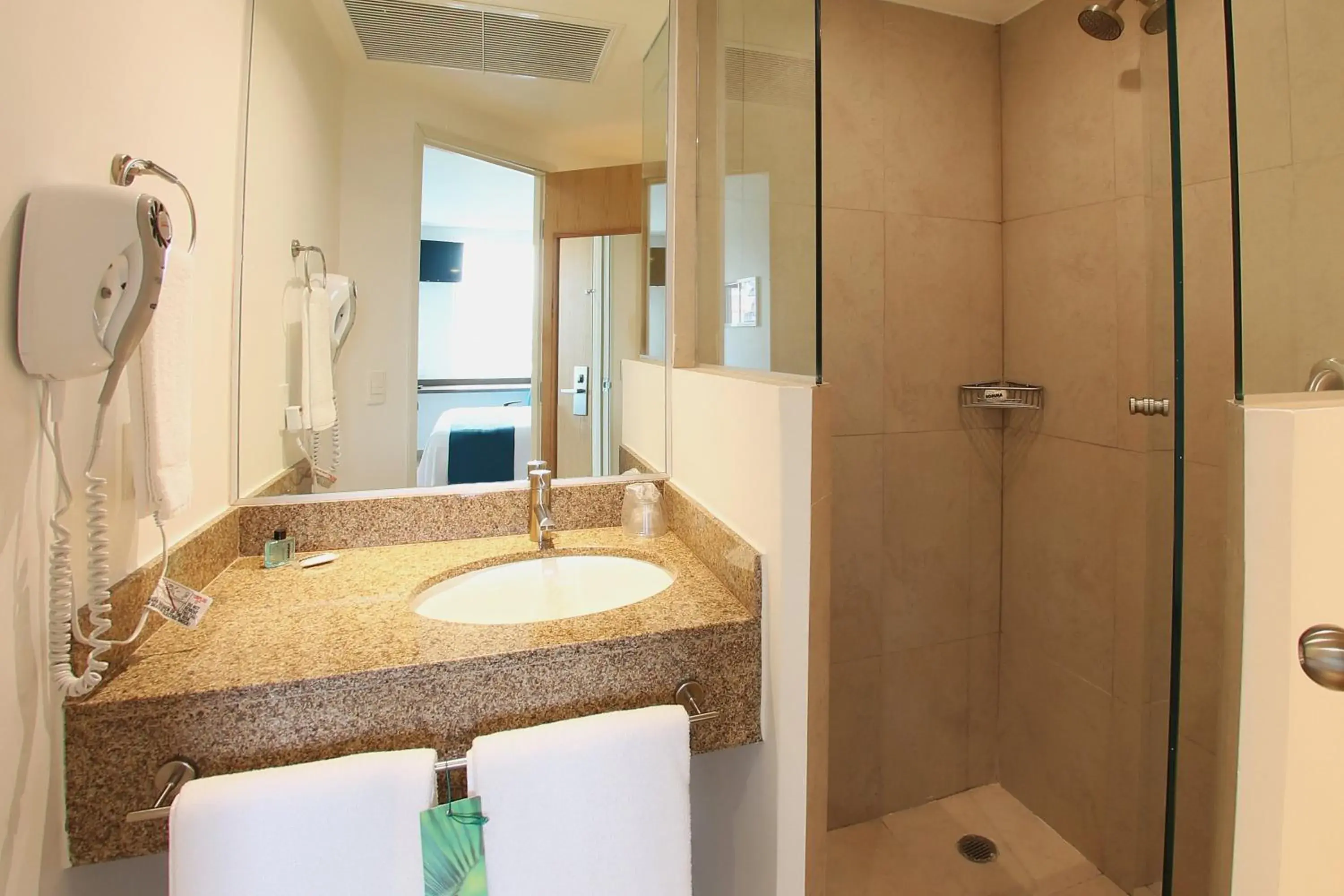 Bathroom in One Periferico Sur Bathroom in One Periferico Sur