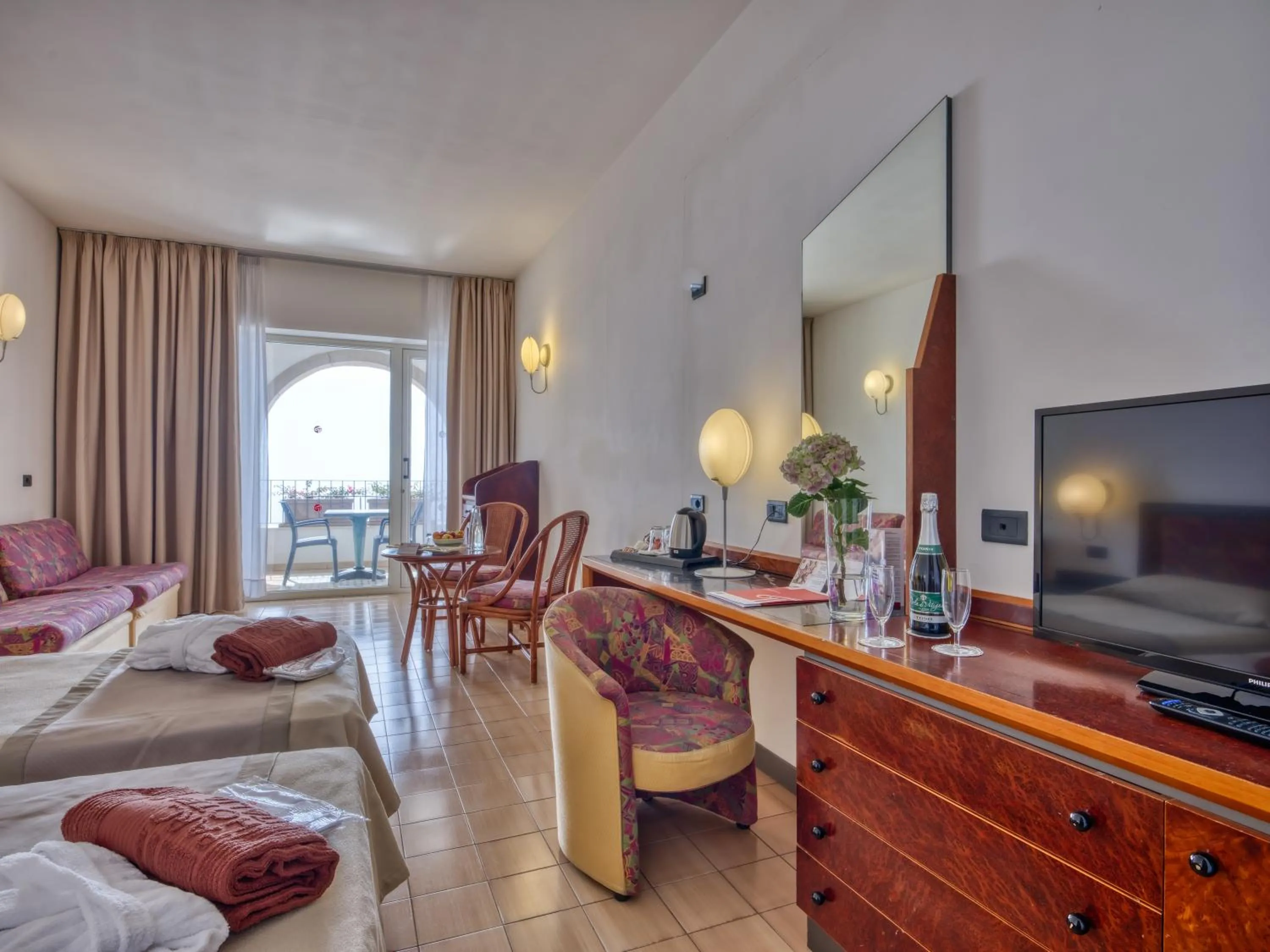 Bedroom, Bed in Hotel Olimpo le Terrazze