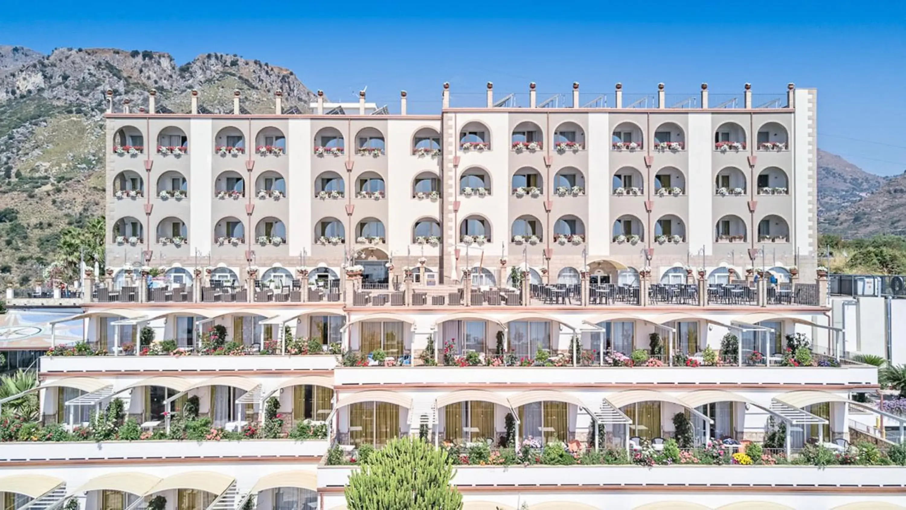 Property building in Hotel Olimpo le Terrazze Property building in Hotel Olimpo le Terrazze