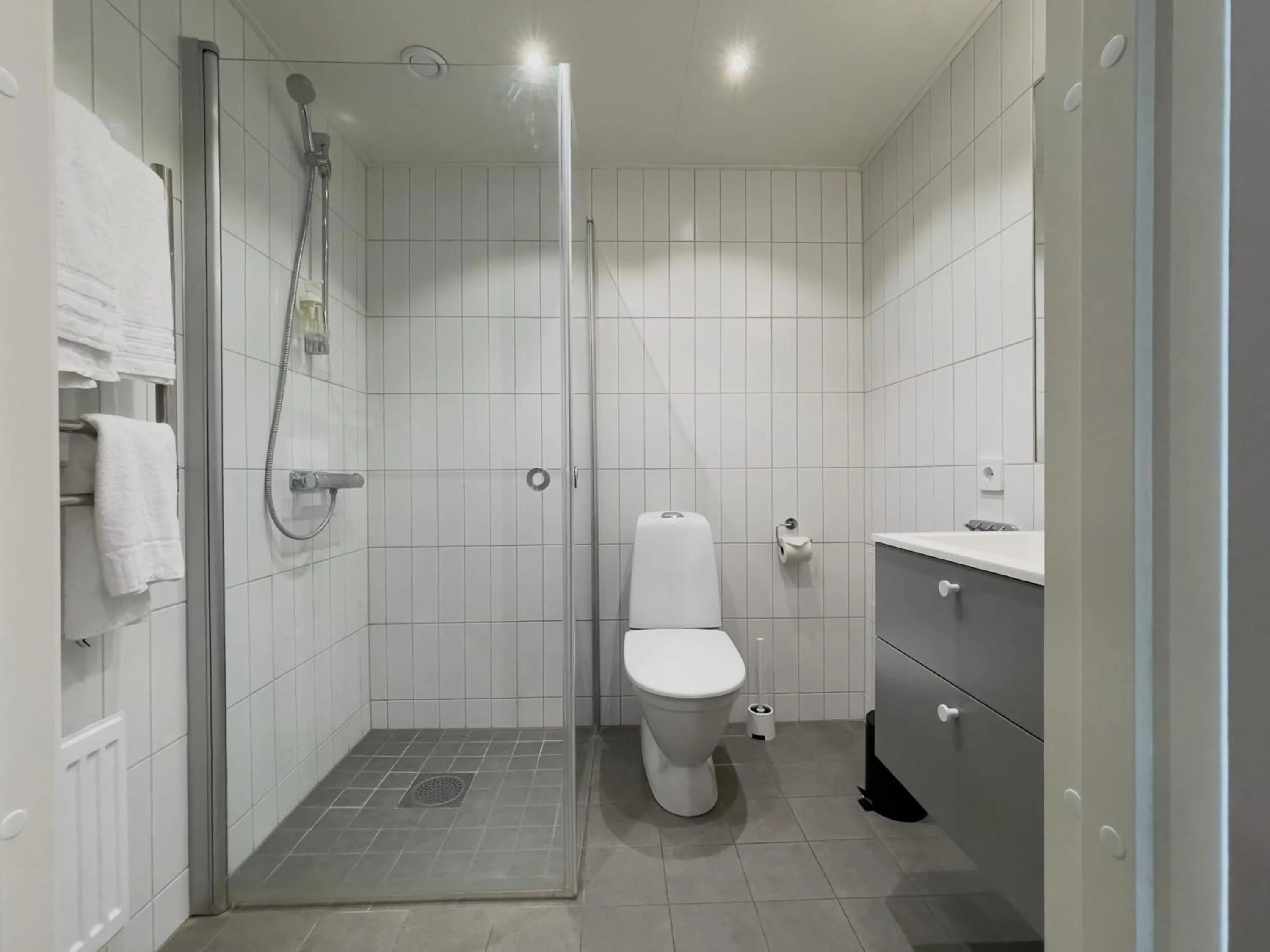 Shower in Injoy Premium Hotel Uppsala