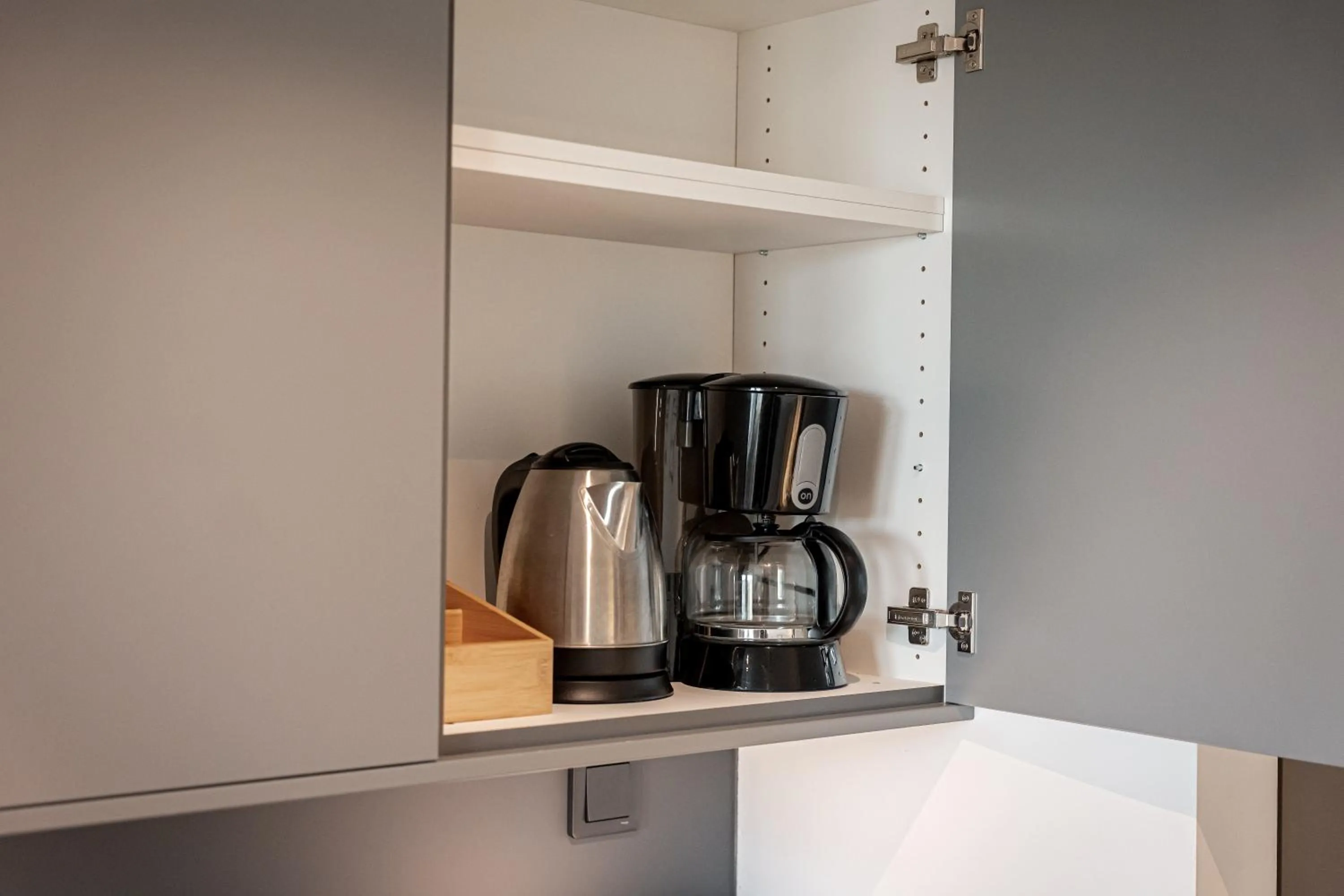 Coffee/tea facilities in Injoy Premium Hotel Uppsala