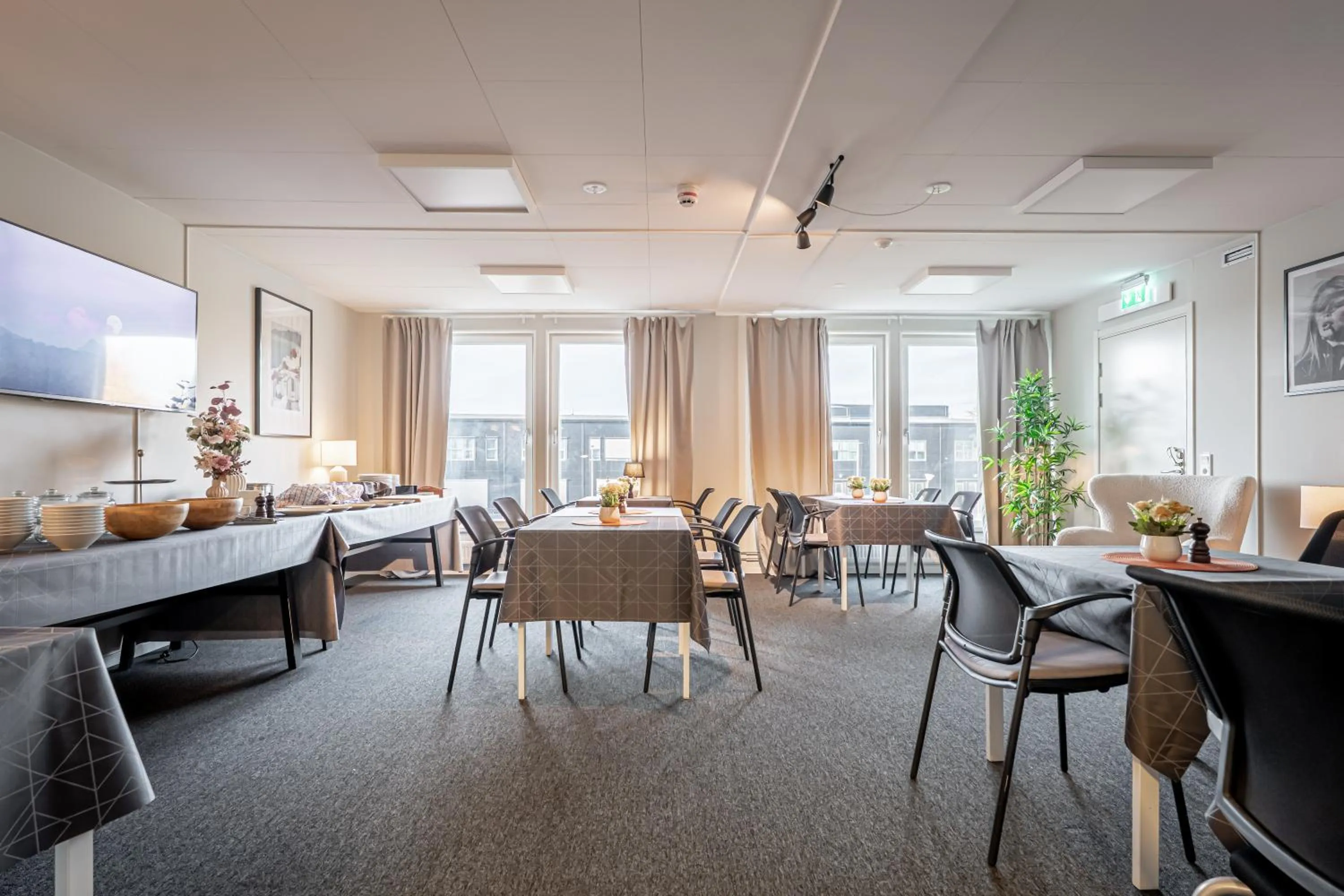 Breakfast in Injoy Premium Hotel Uppsala