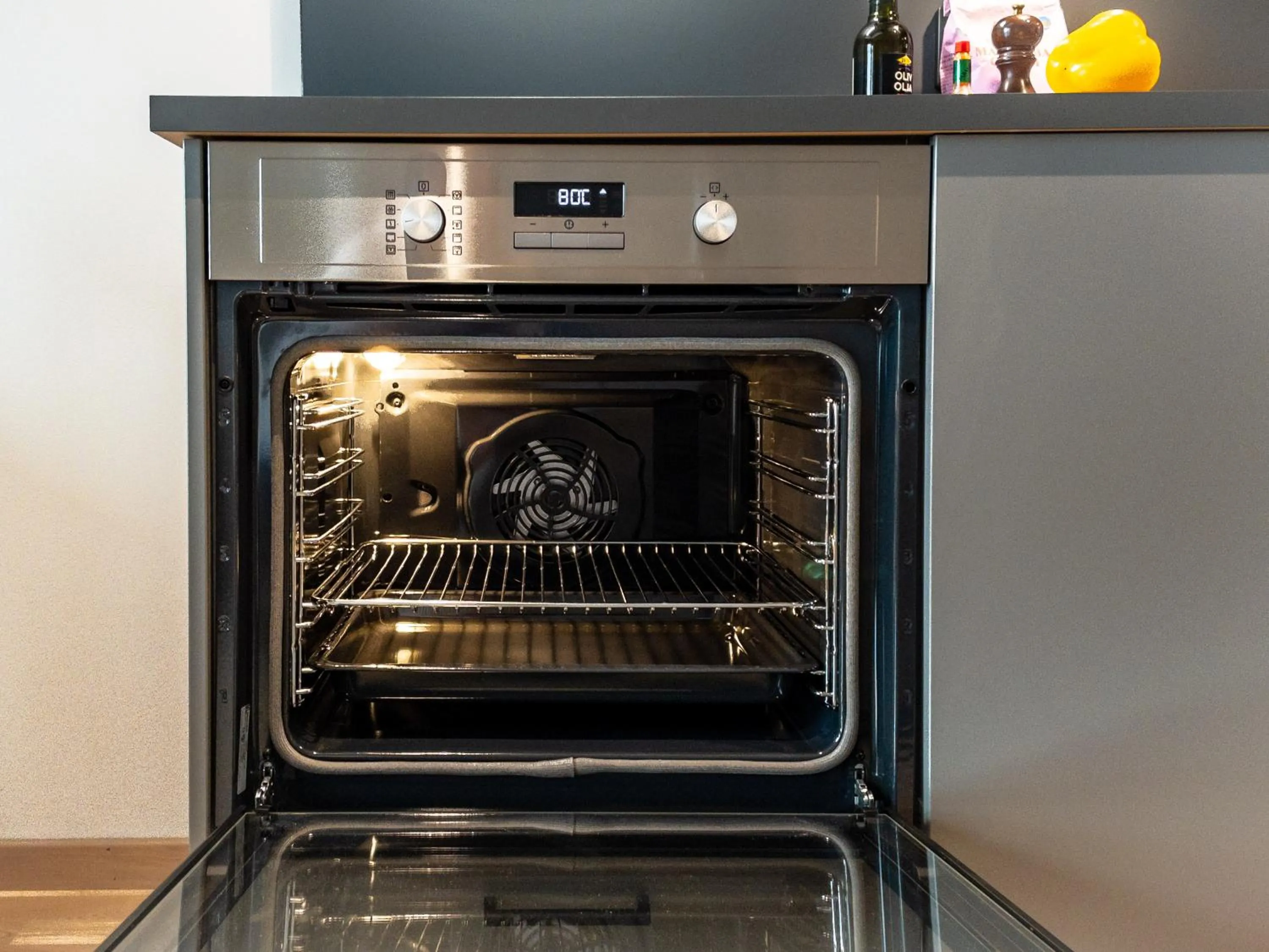 oven in Injoy Premium Hotel Uppsala