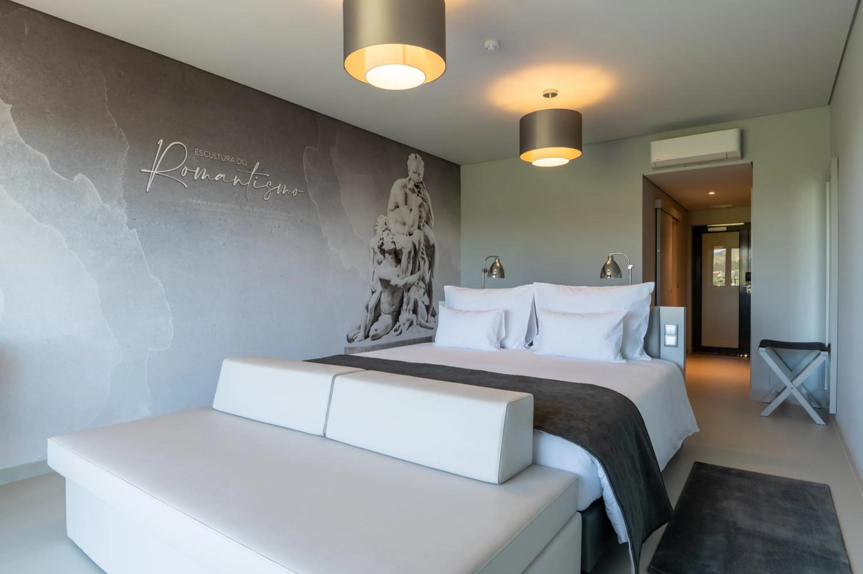 Bedroom, Bed in Vila Gale Collection Ponte de Lima