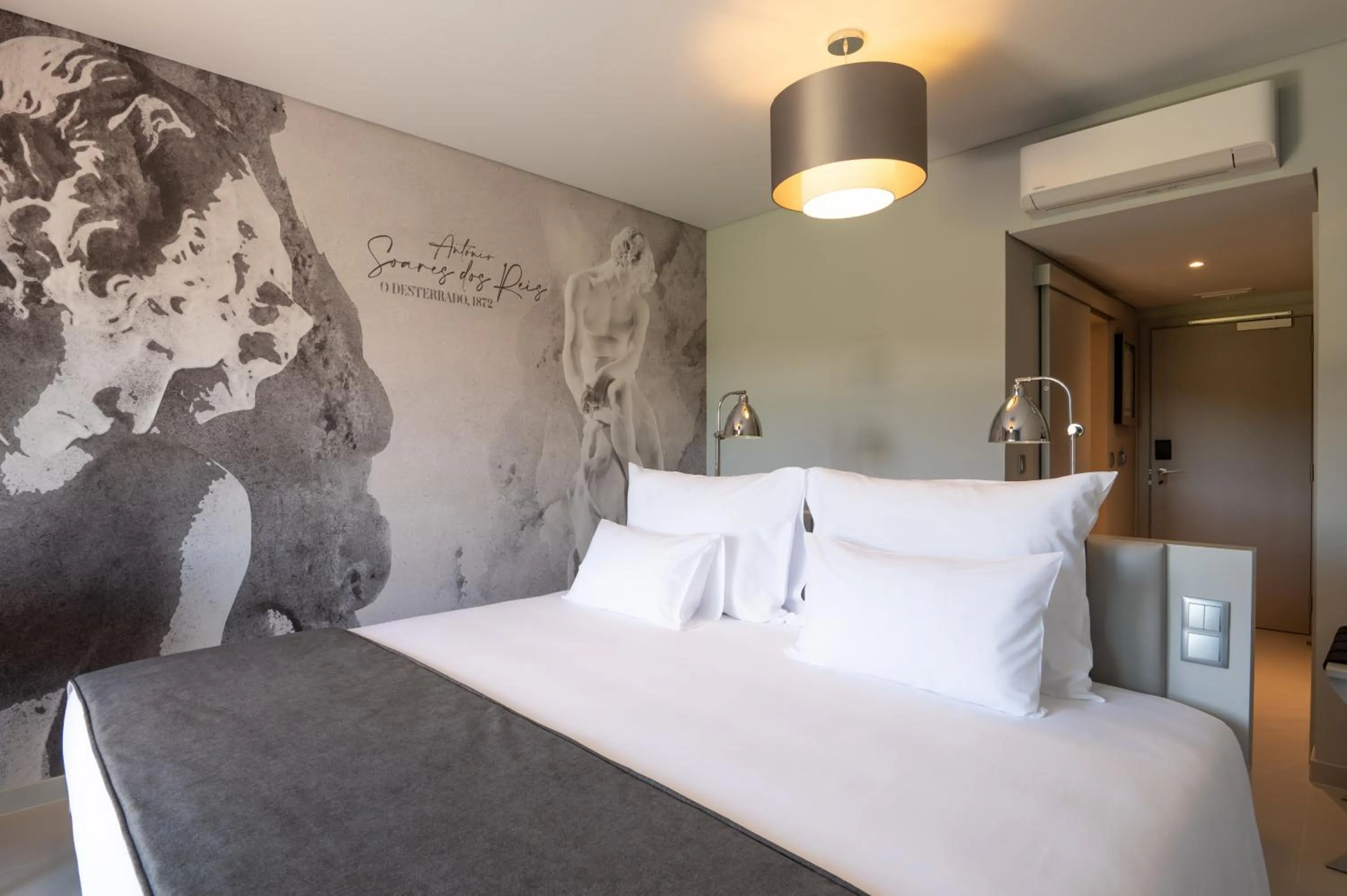 Bedroom, Bed in Vila Gale Collection Ponte de Lima