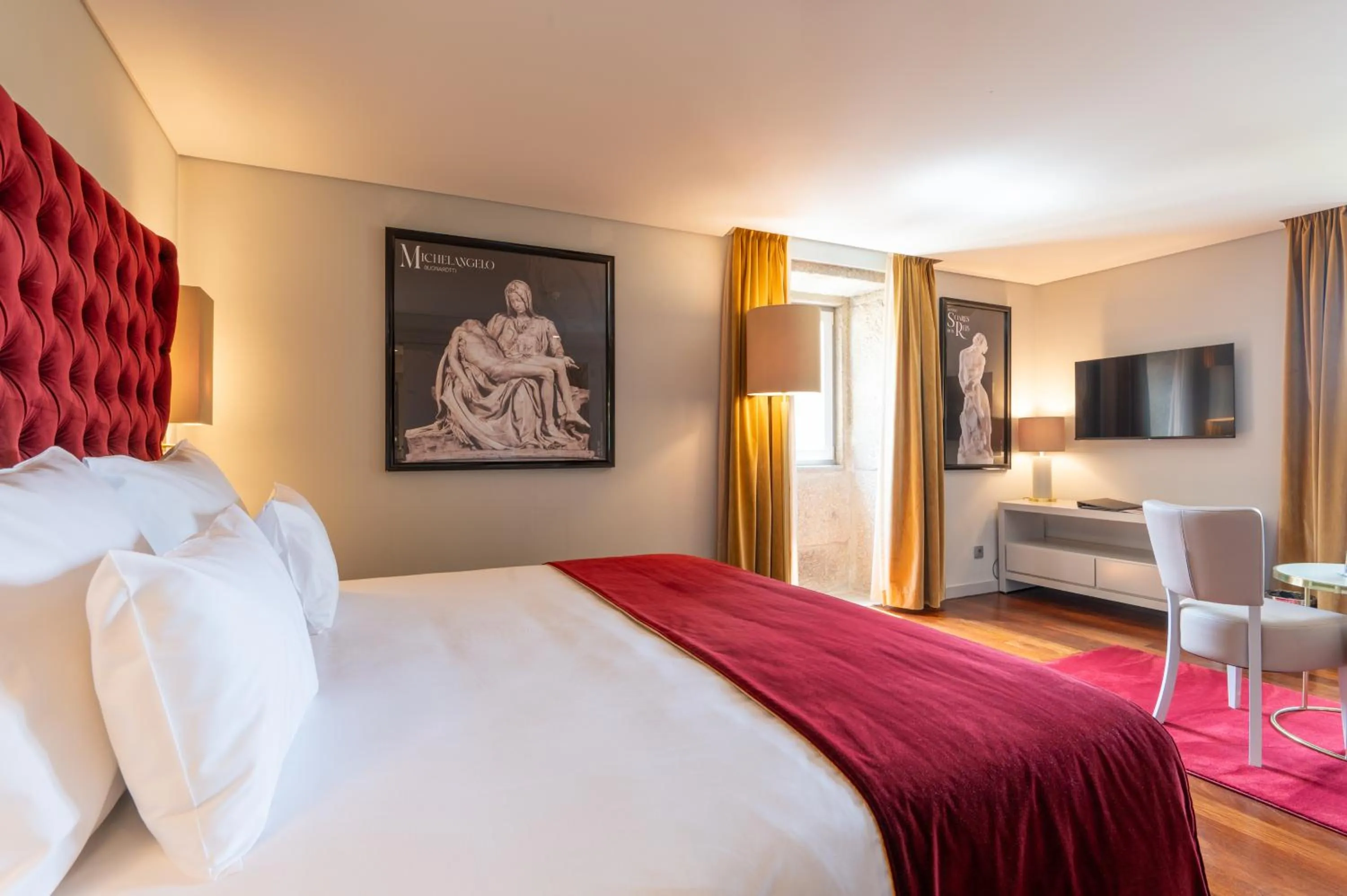 Bedroom, Bed in Vila Gale Collection Ponte de Lima