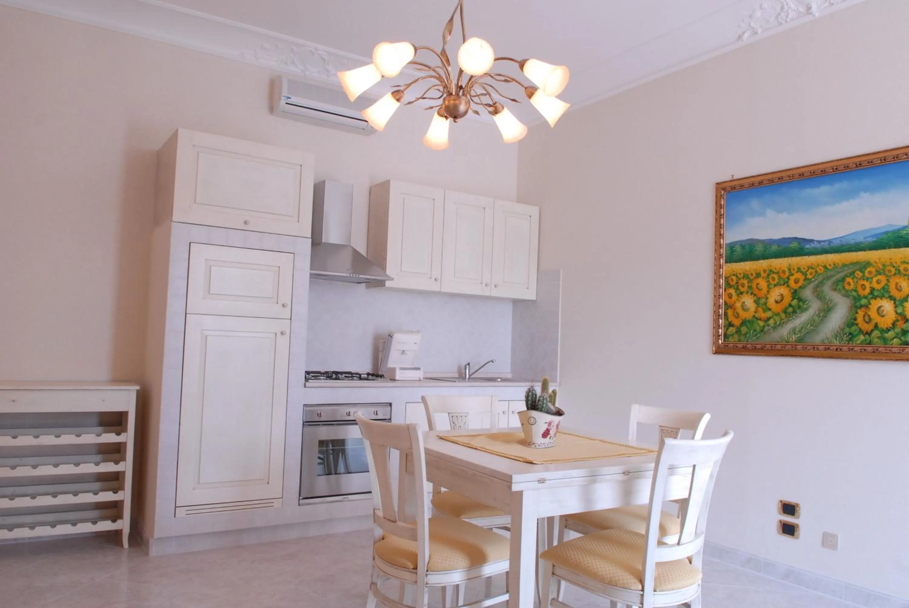 Dining area in Villa Caramia