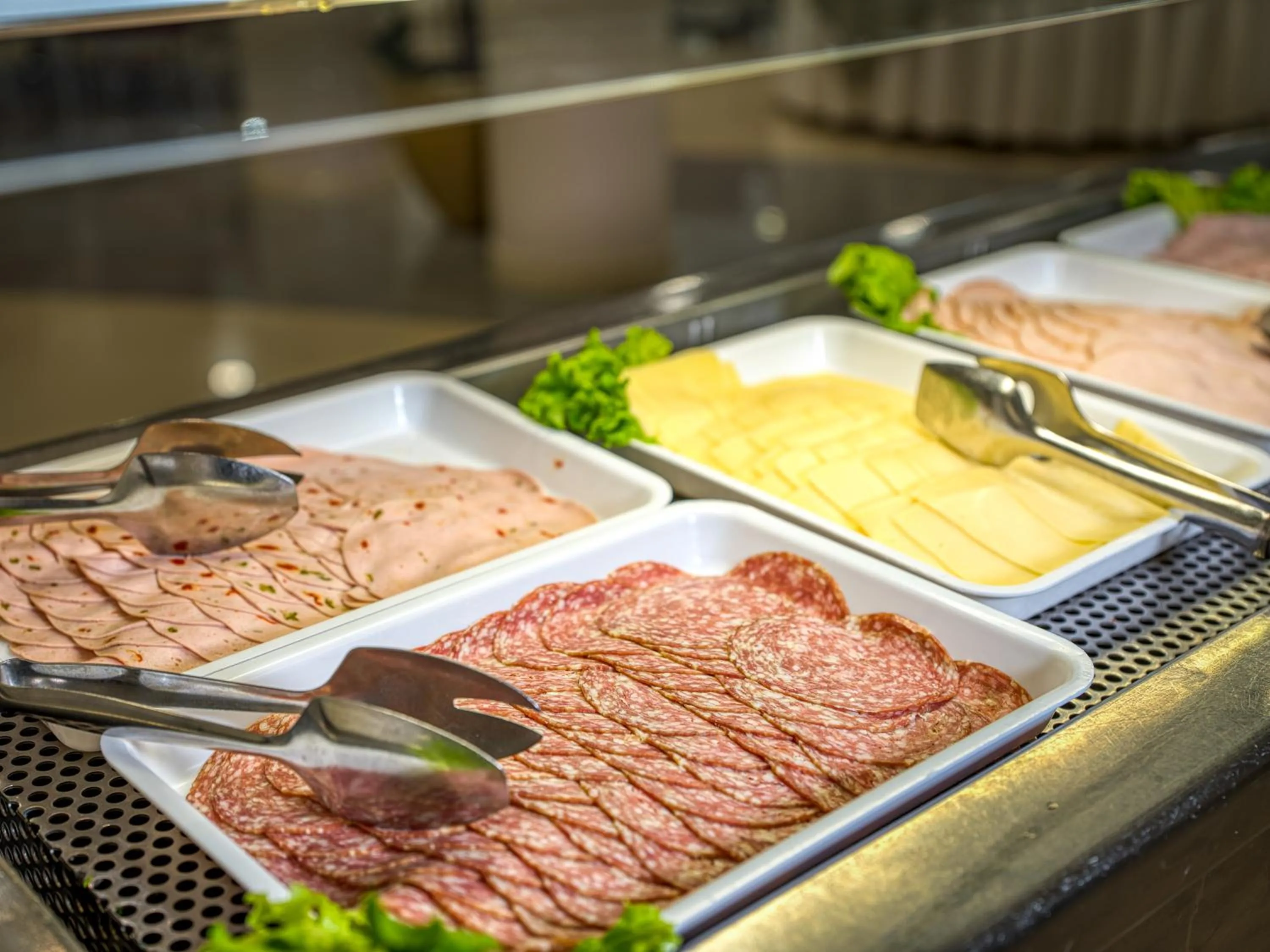 Restaurant/places to eat in Parc Hotel