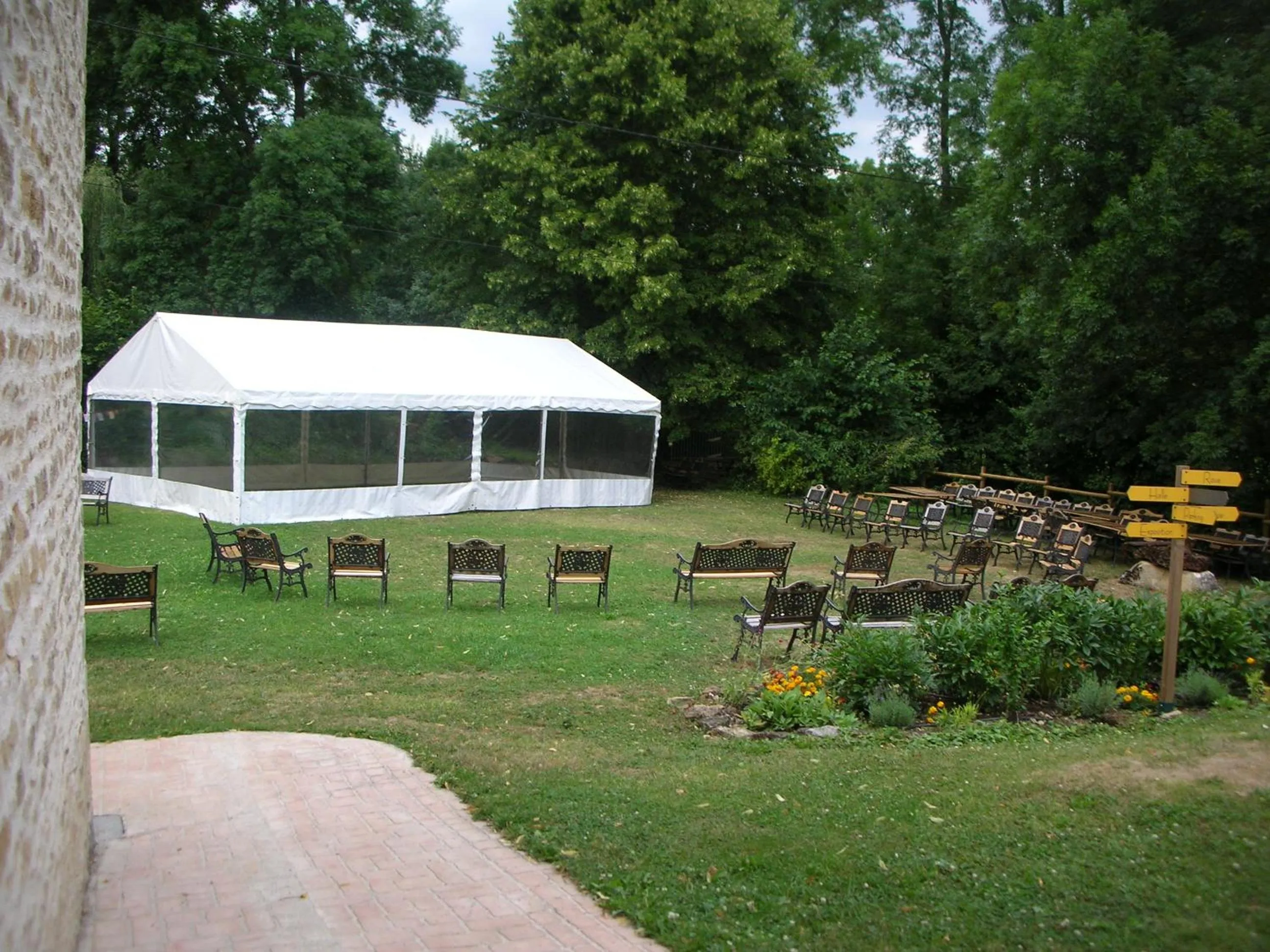 Garden in Moulin de la Fleuristerie