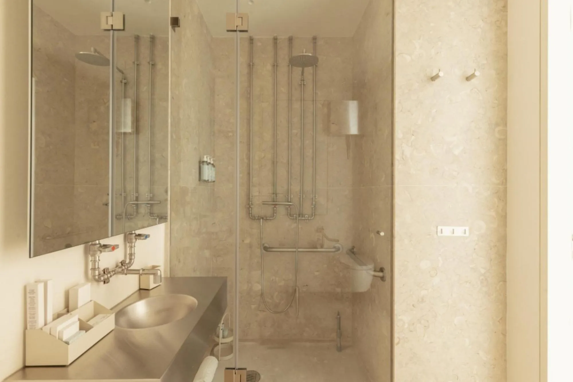 Toilet in LIOZ Lisboa