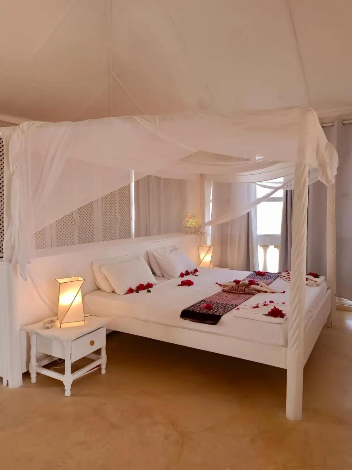 Bed in Aquarius Club