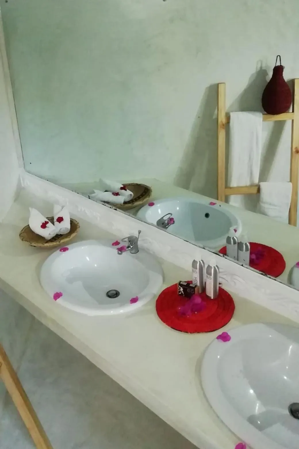 Bathroom in Aquarius Club