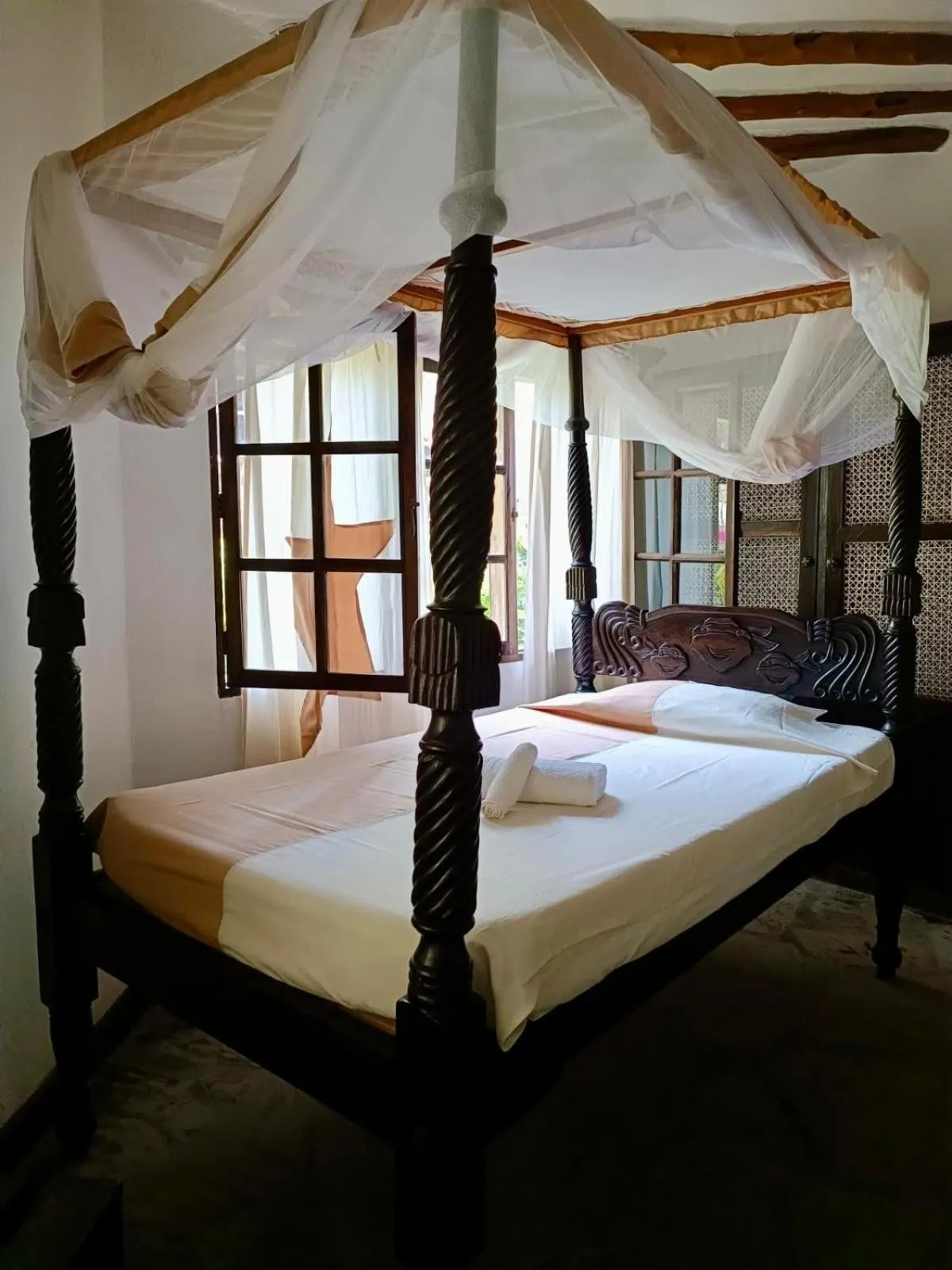 Bed in Aquarius Club