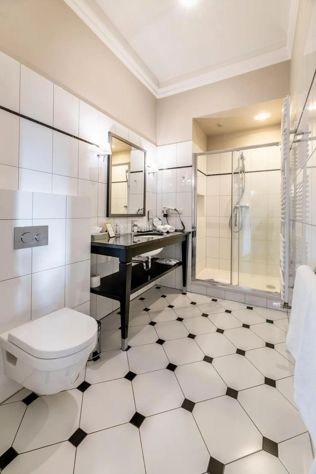 Zamek Karpniki Schloss Fischbach