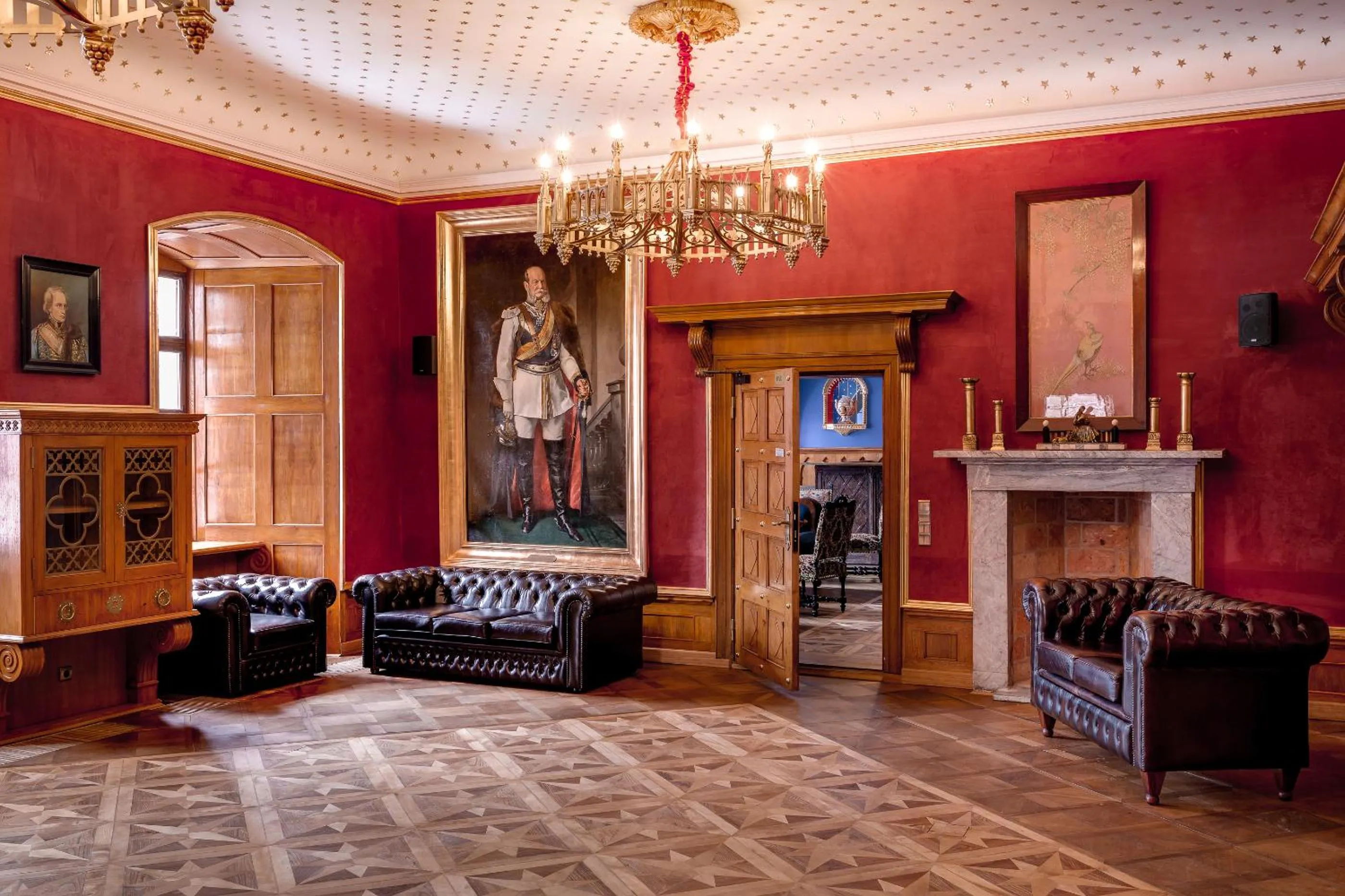 Communal lounge/ TV room in Zamek Karpniki Schloss Fischbach