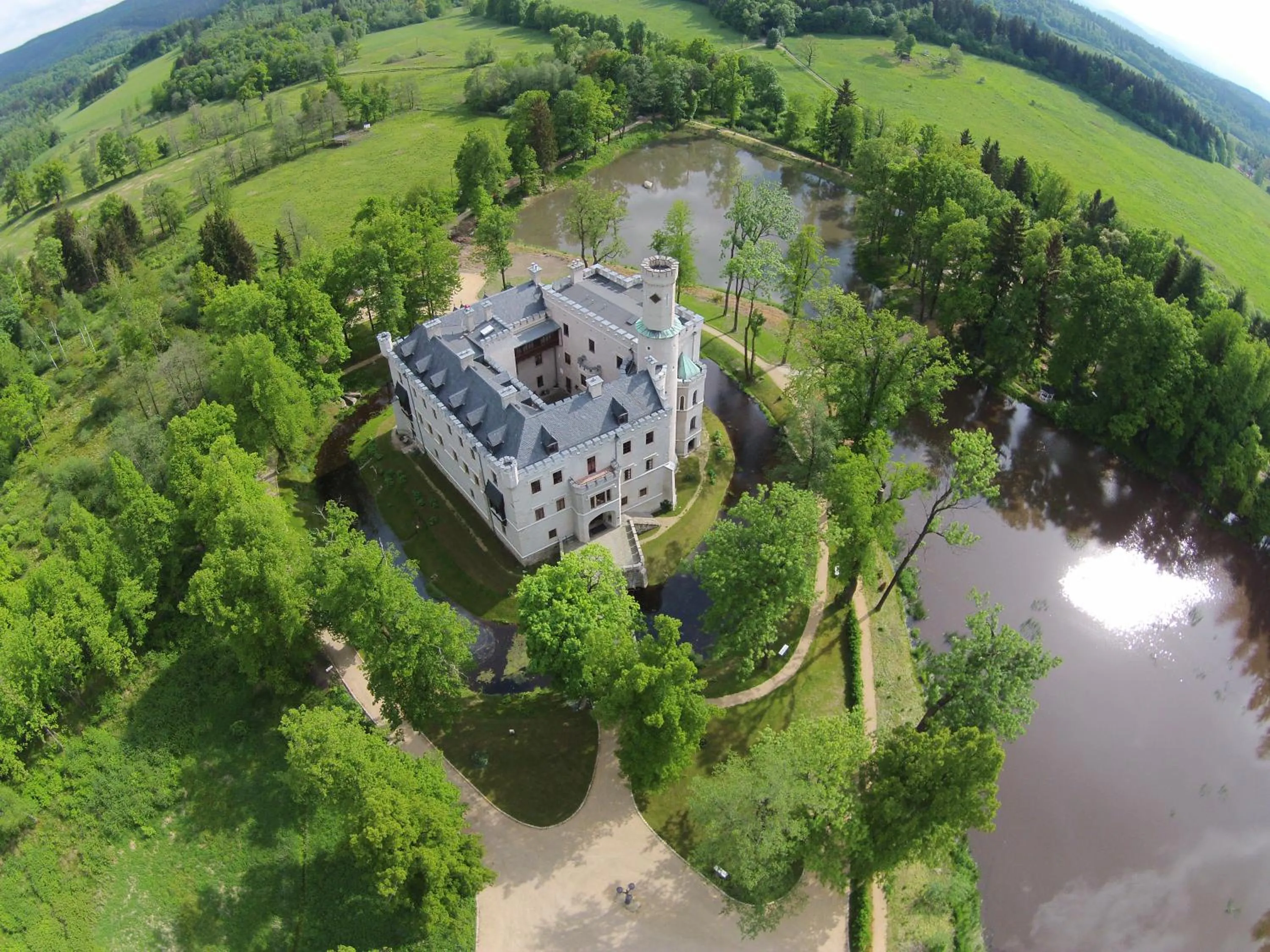 Off site in Zamek Karpniki Schloss Fischbach