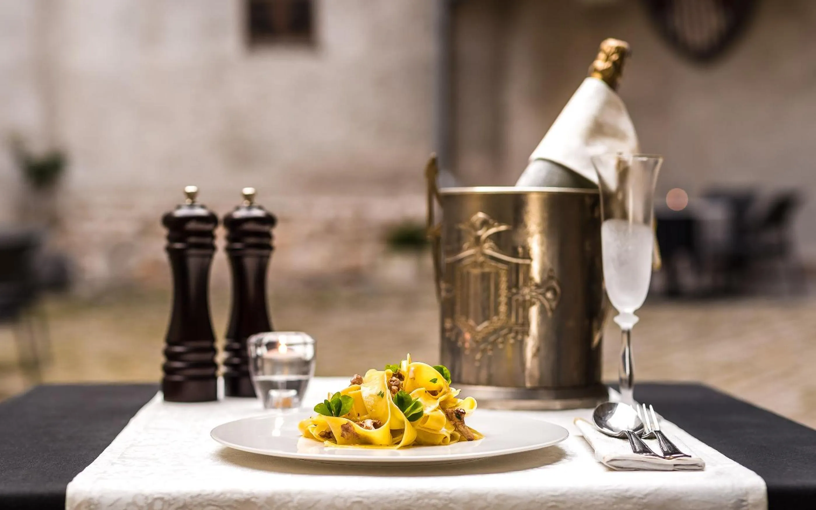 Restaurant/places to eat in Zamek Karpniki Schloss Fischbach