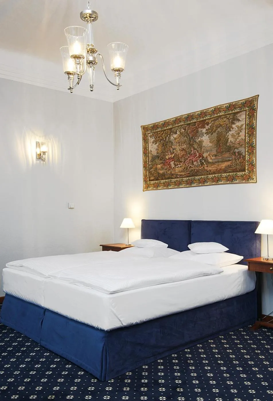 Bed in Zamek Karpniki Schloss Fischbach