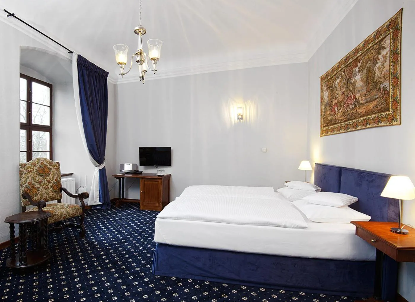 Photo of the whole room, Bed in Zamek Karpniki Schloss Fischbach