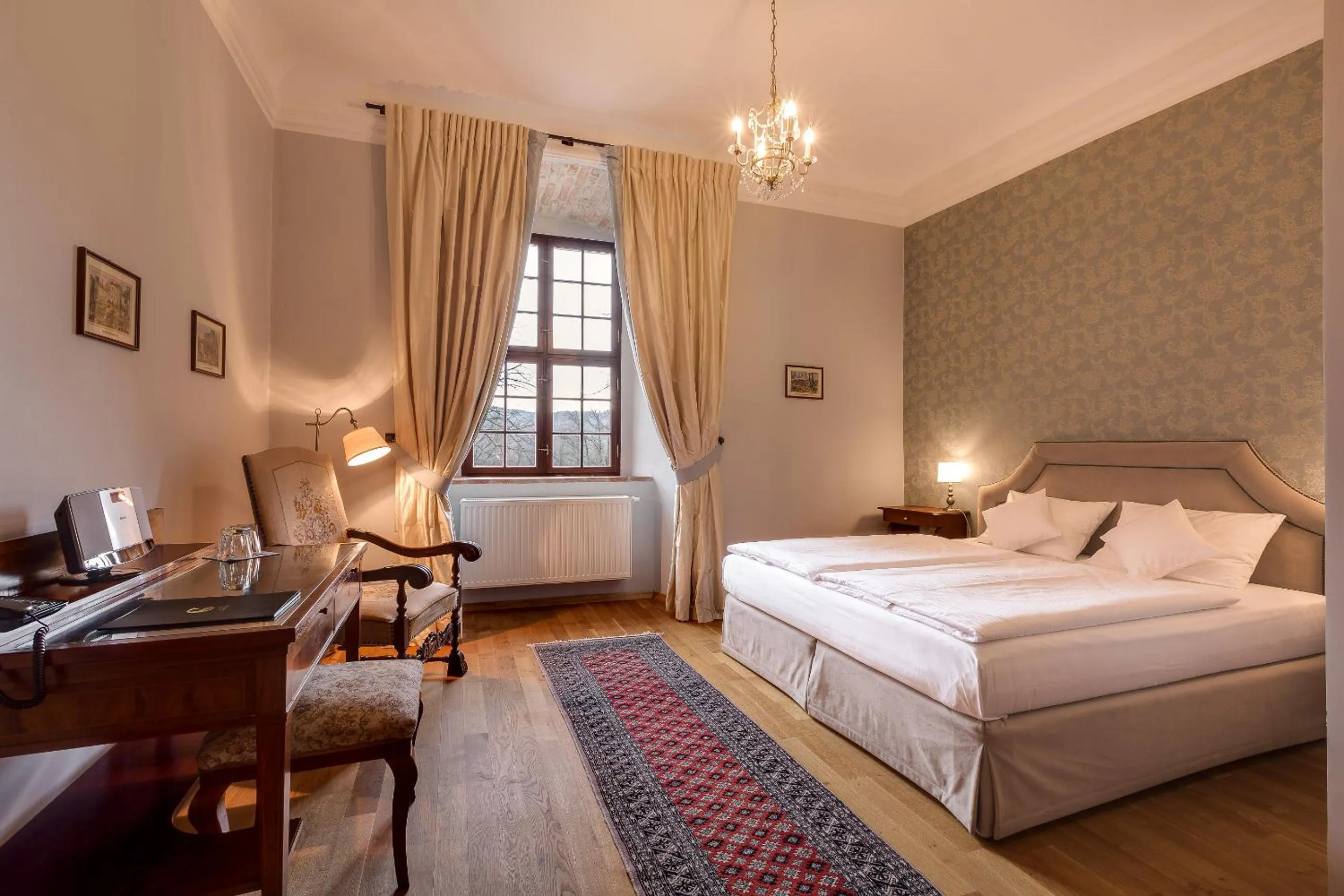 Bed in Zamek Karpniki Schloss Fischbach