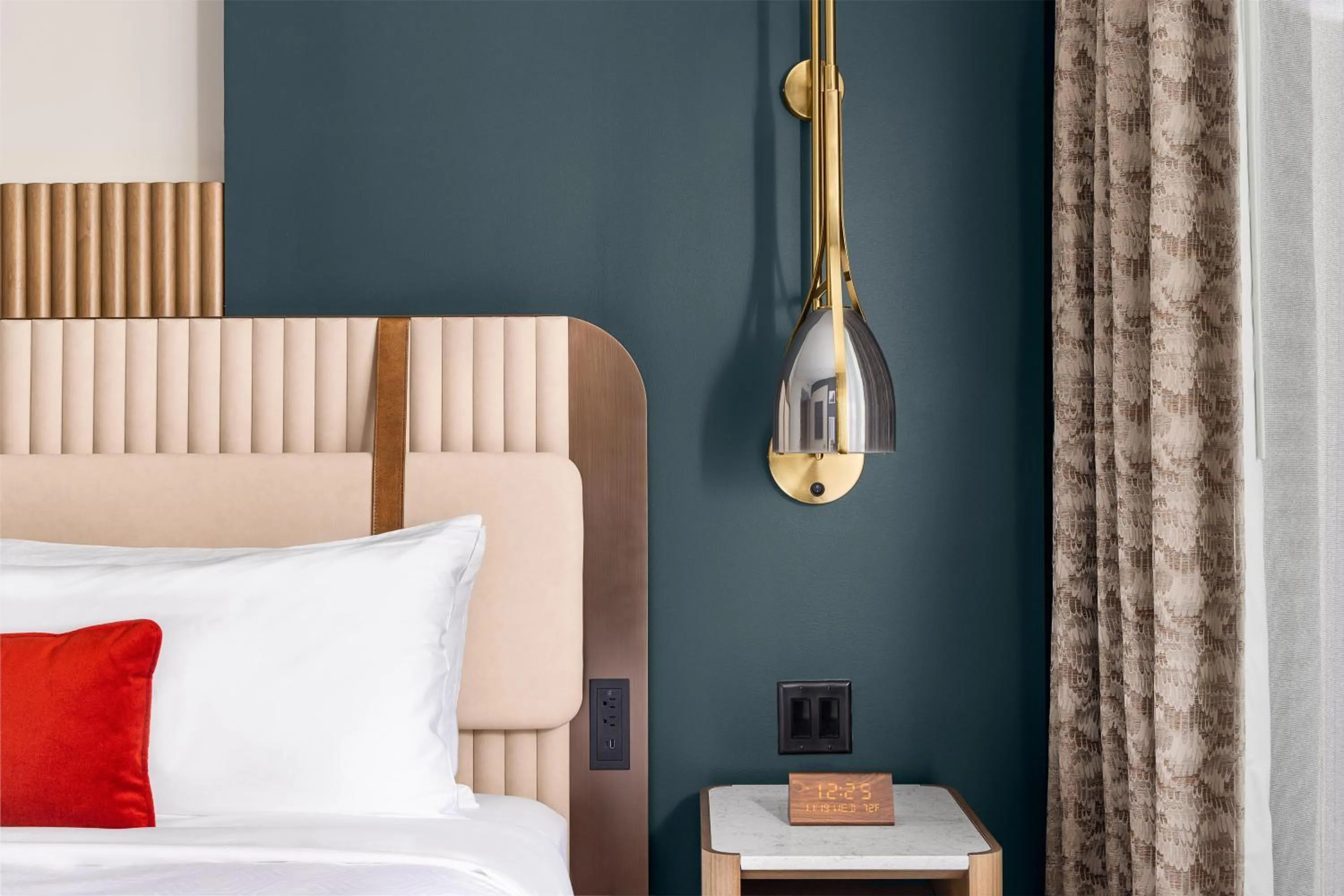 Bedroom, Bed in Hotel Phoenix Atlanta