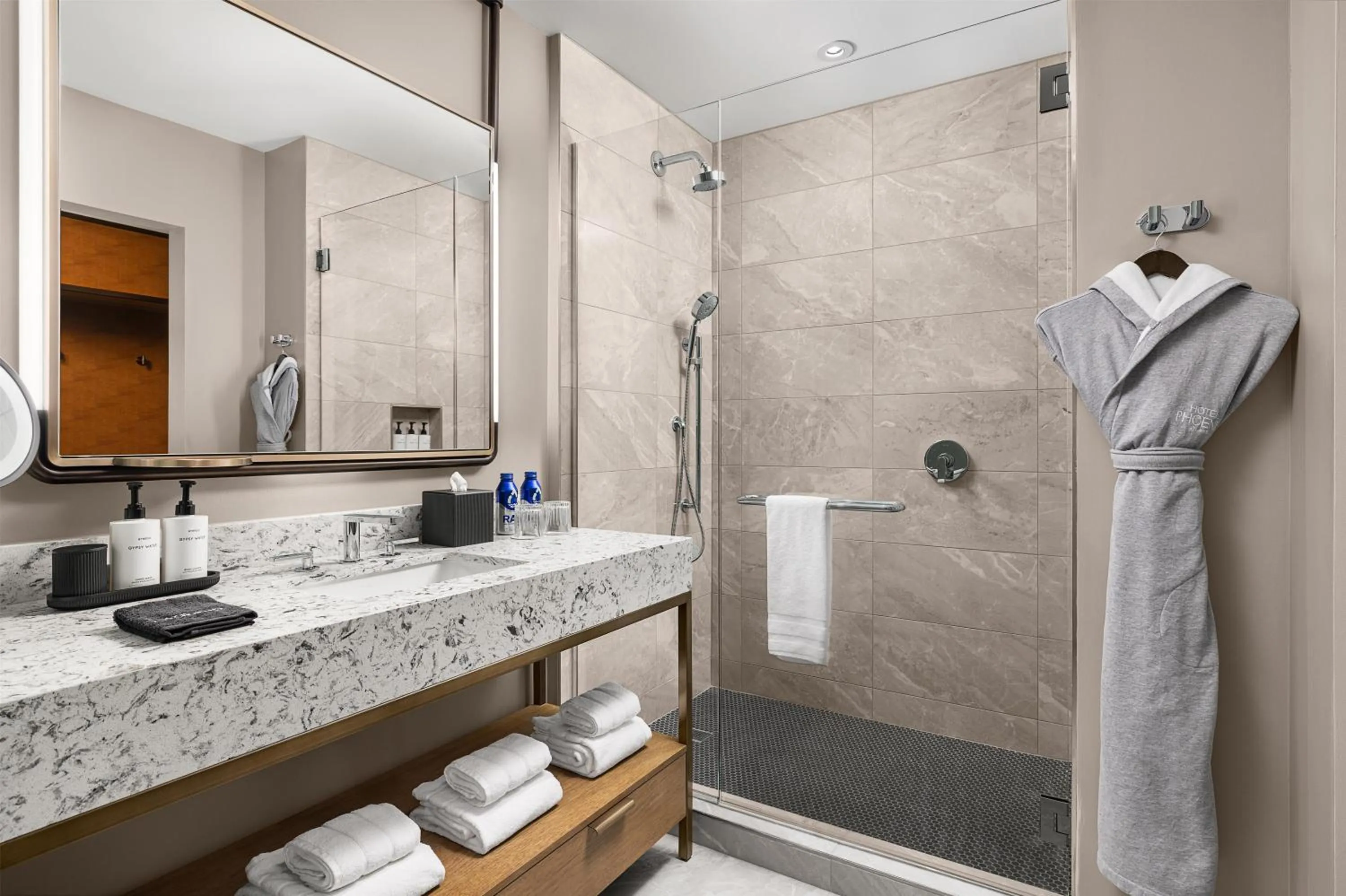 Bathroom in Hotel Phoenix Atlanta