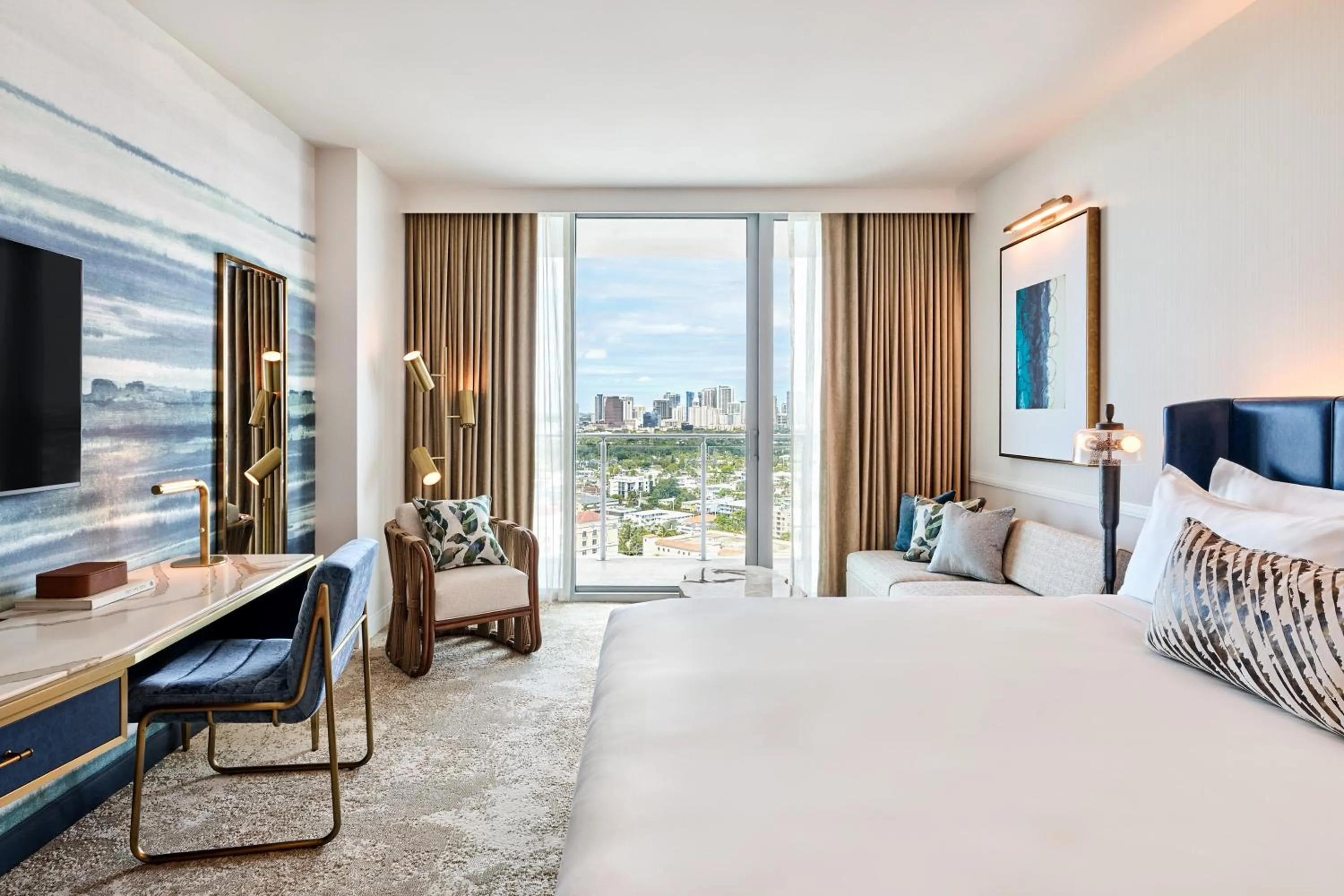 Bedroom, Bed in Omni Fort Lauderdale Hotel