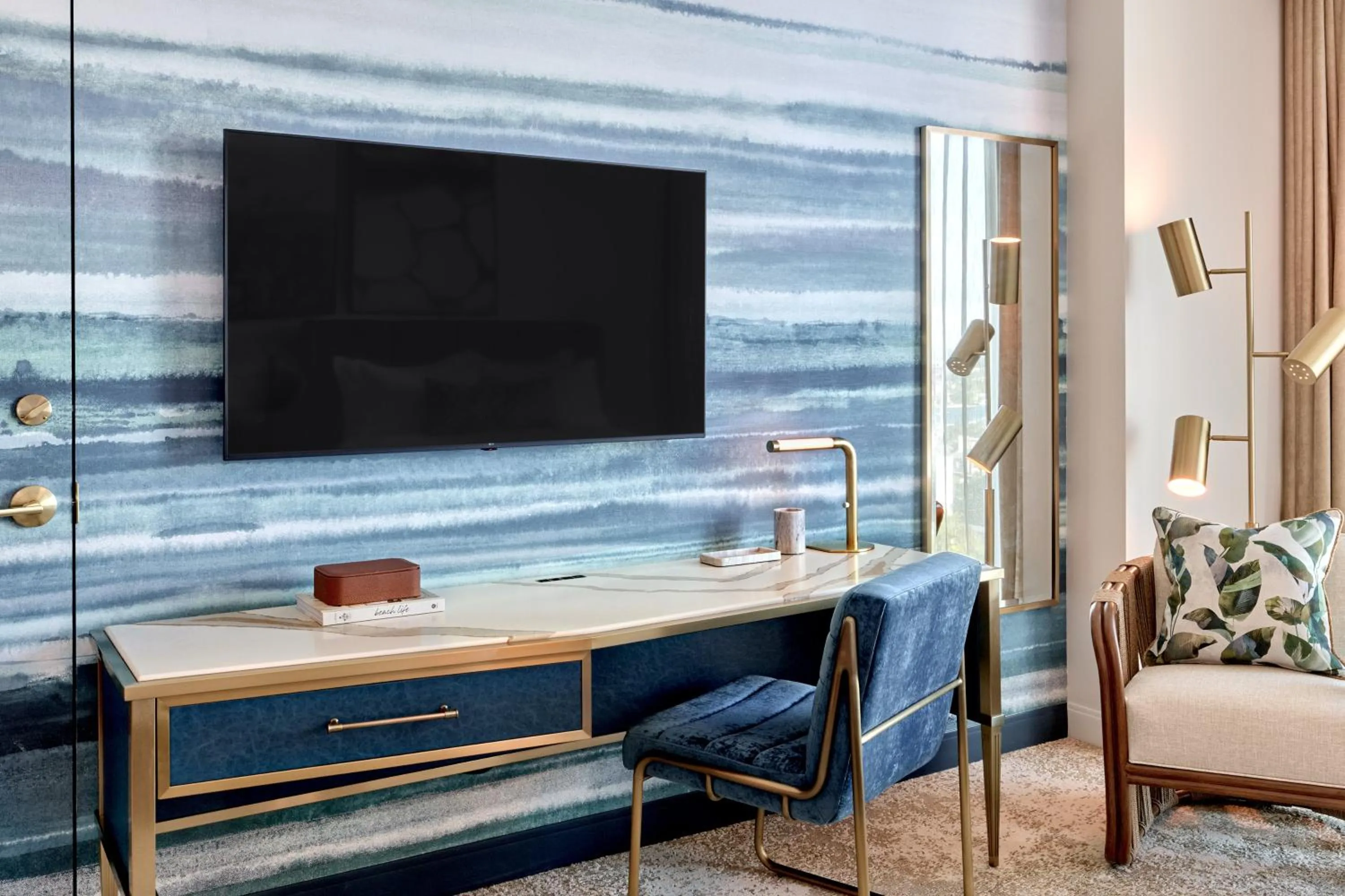 Photo of the whole room in Omni Fort Lauderdale Hotel