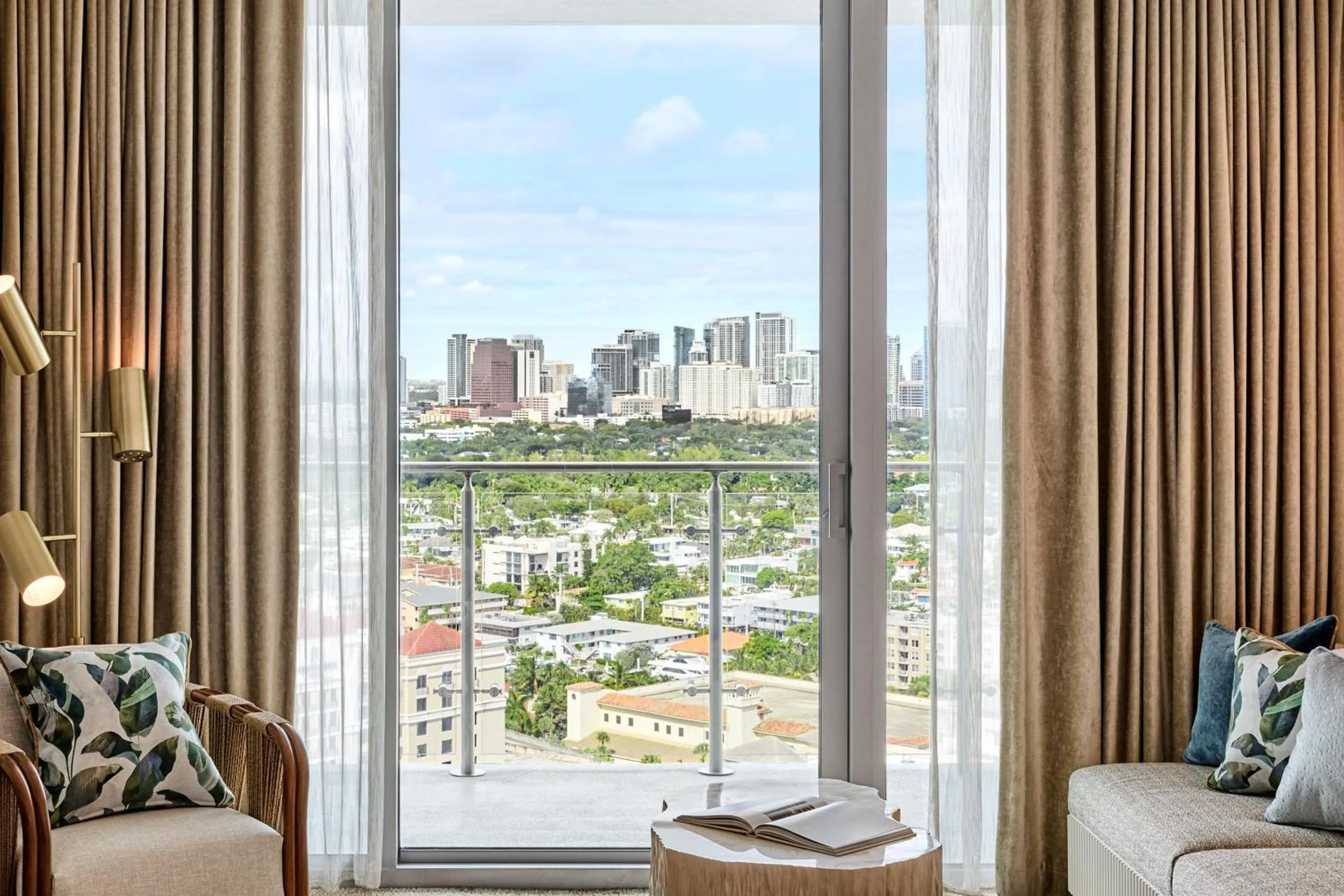 Property building in Omni Fort Lauderdale Hotel