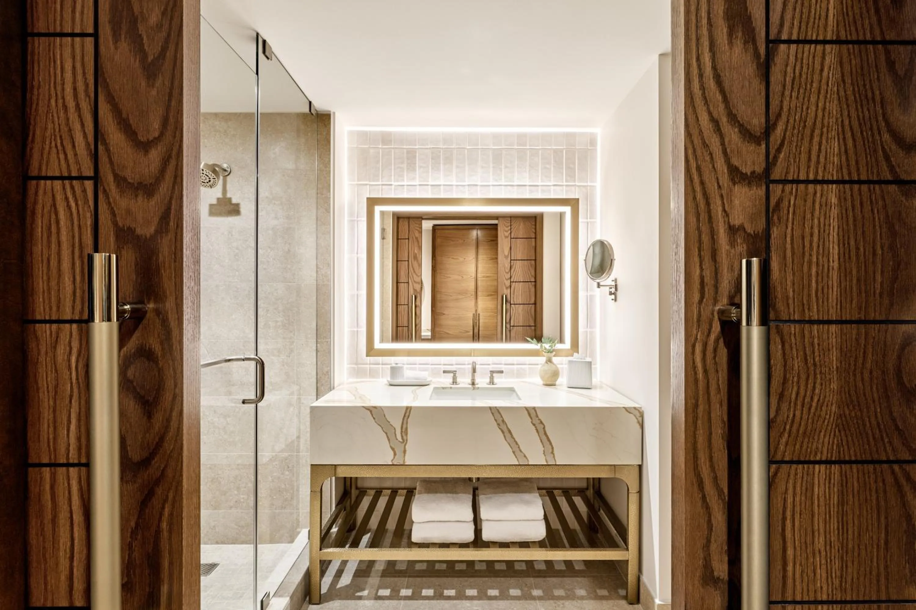 Shower in Omni Fort Lauderdale Hotel