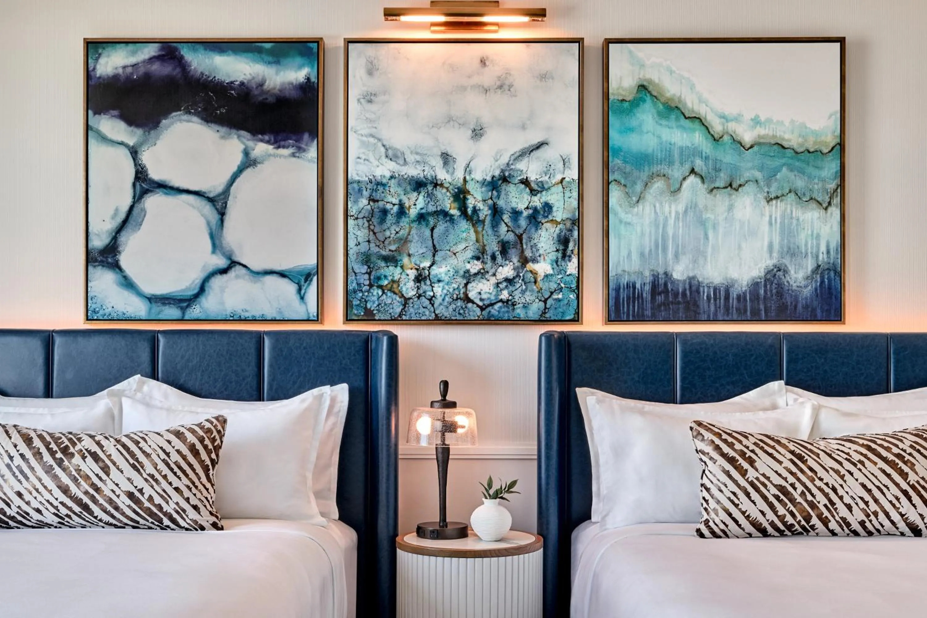 Photo of the whole room, Bed in Omni Fort Lauderdale Hotel