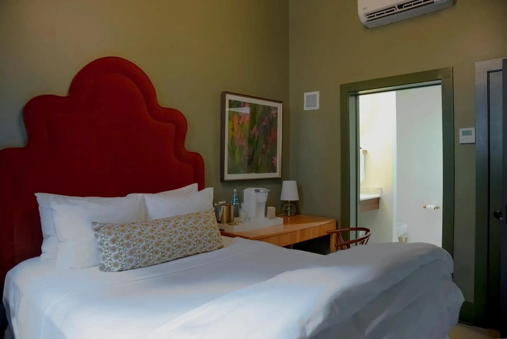 Bed in The Woodward Hotel