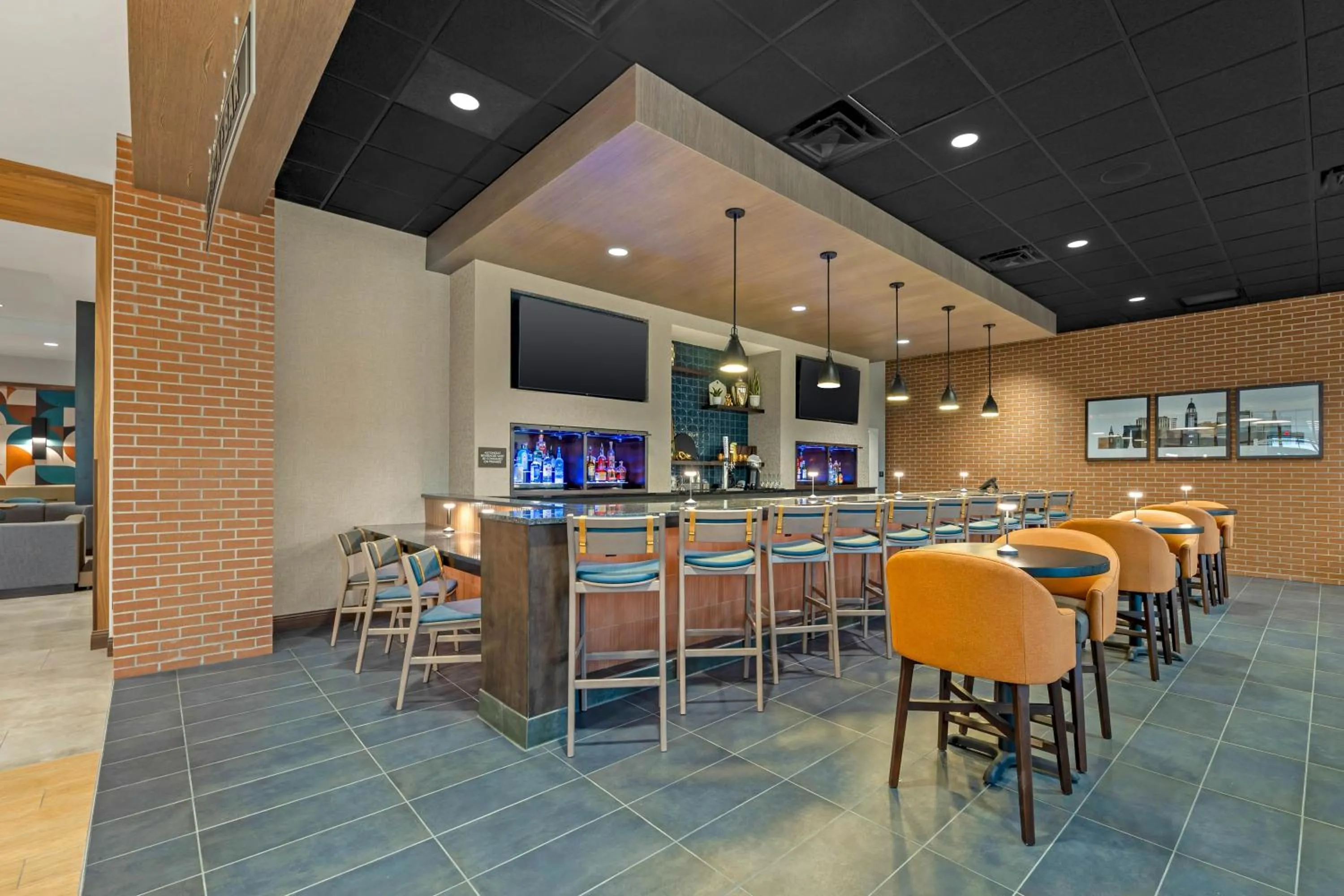 Lounge or bar in Drury Plaza Hotel Lincoln Downtown