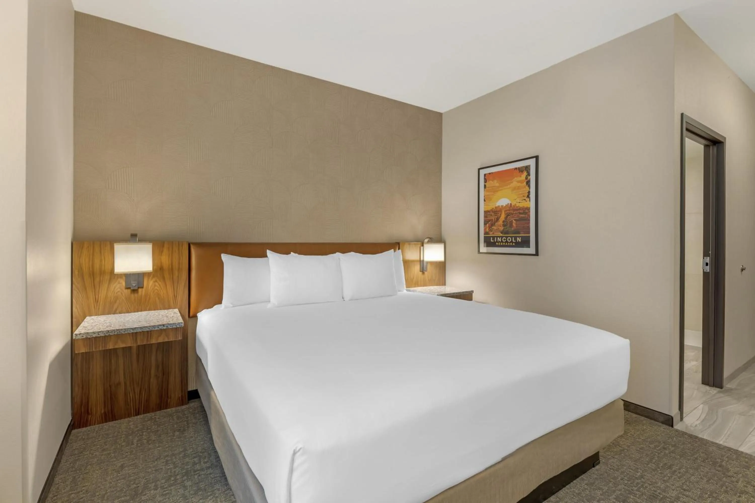 Bedroom, Bed in Drury Plaza Hotel Lincoln Downtown