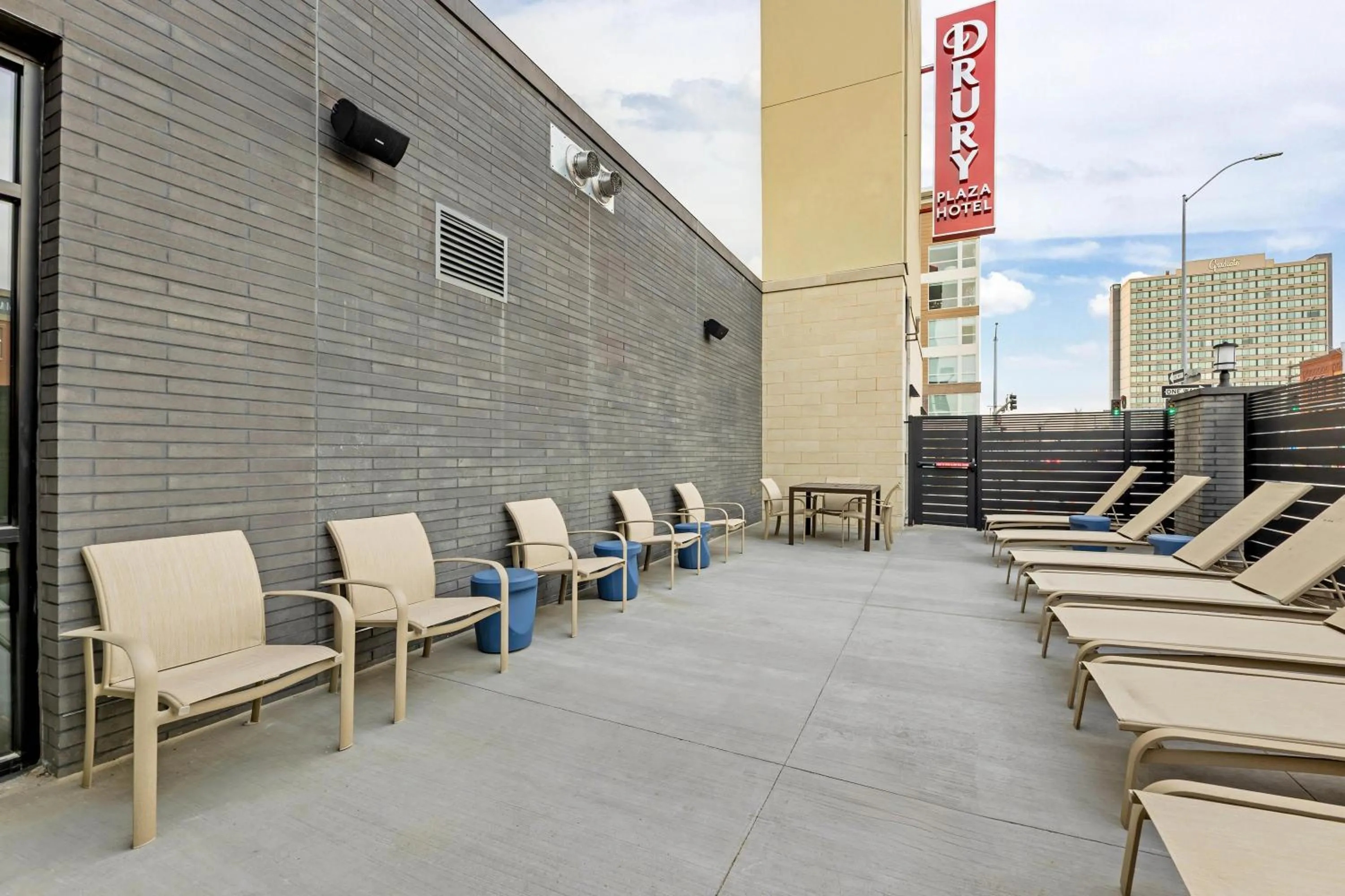Pool view in Drury Plaza Hotel Lincoln Downtown