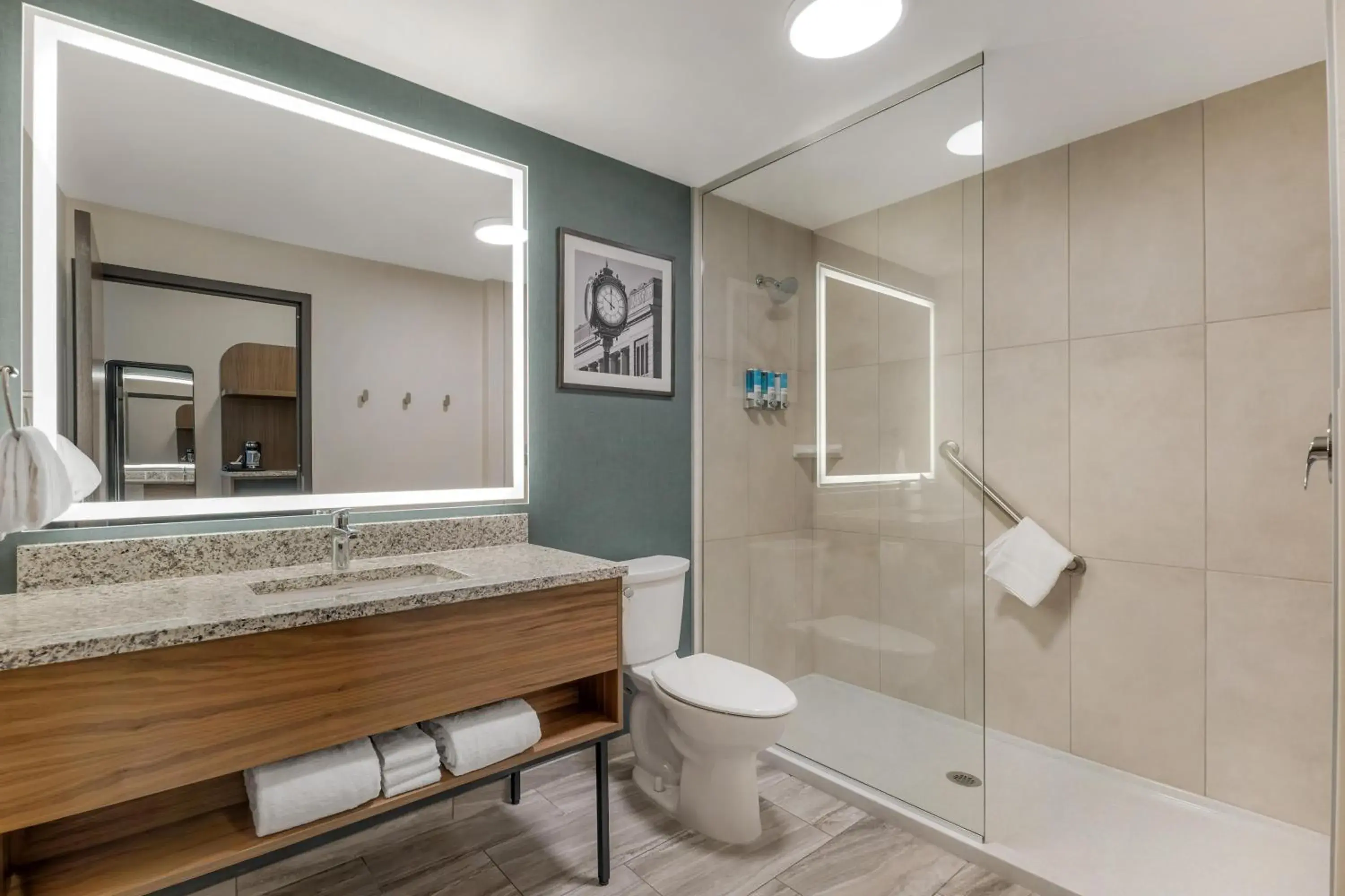 Deluxe Room with Two Queen Beds in Drury Plaza Hotel Lincoln Downtown Deluxe Room with Two Queen Beds in Drury Plaza Hotel Lincoln Downtown