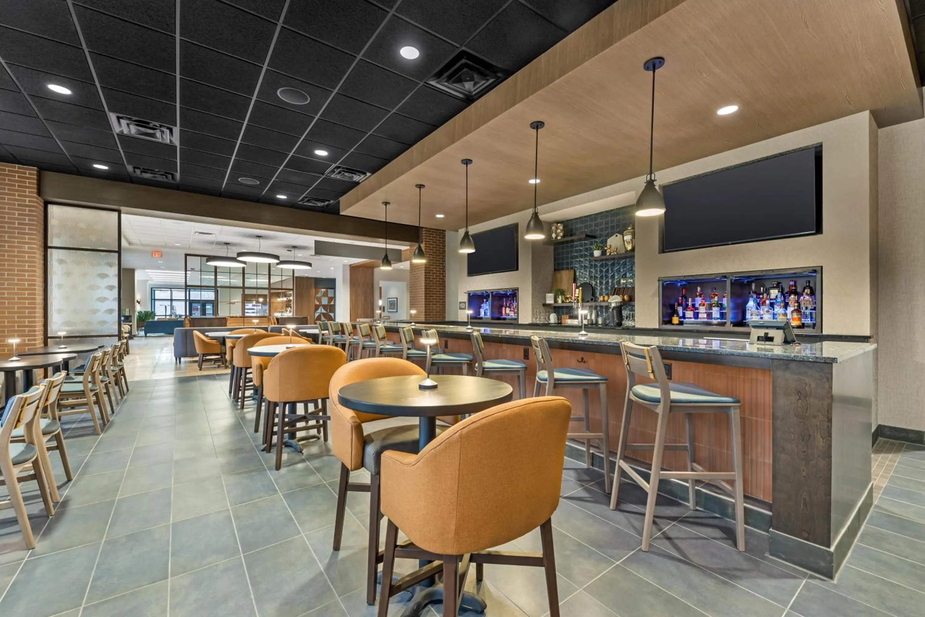 Lounge or bar in Drury Plaza Hotel Lincoln Downtown