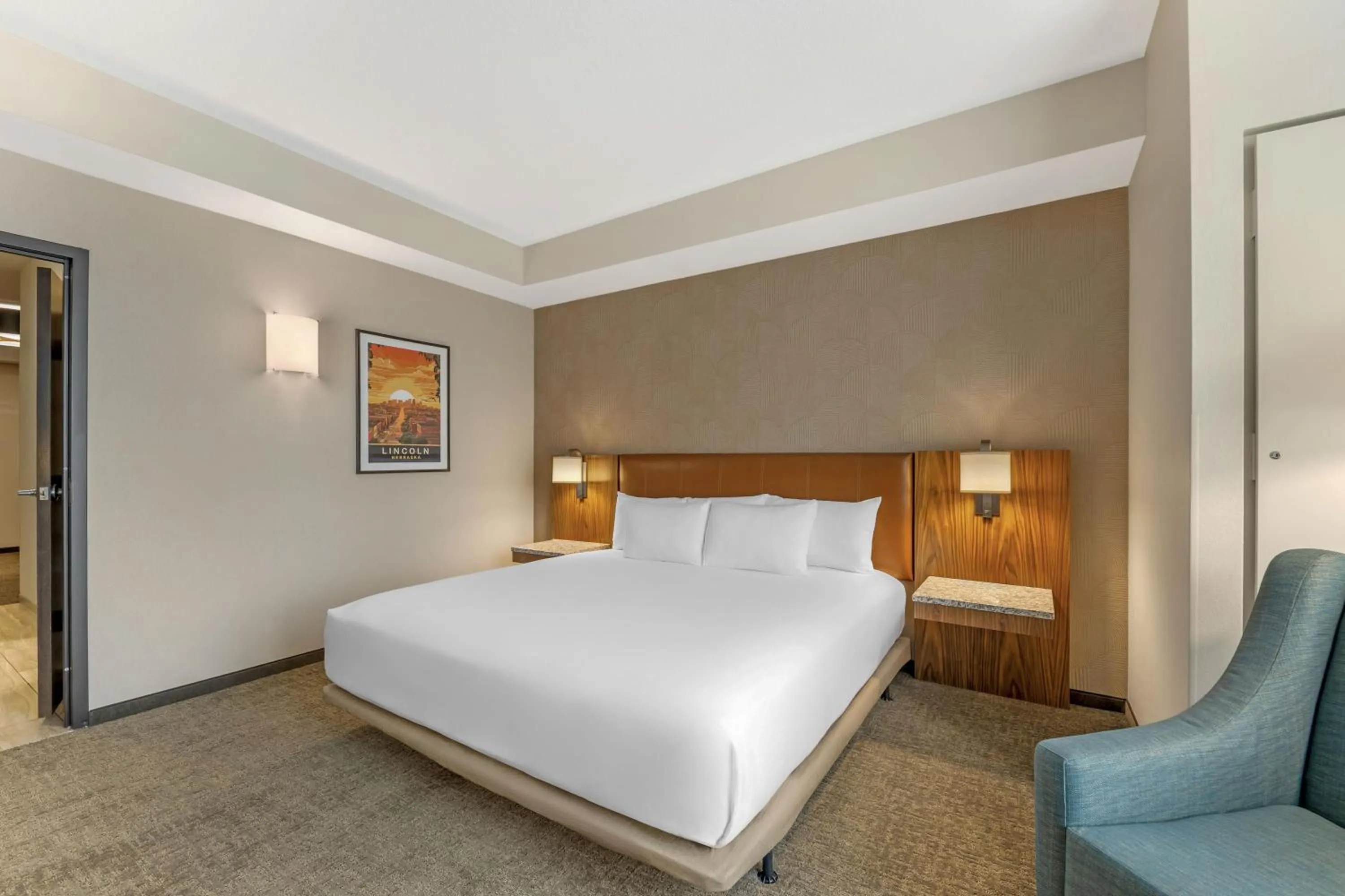 Bedroom, Bed in Drury Plaza Hotel Lincoln Downtown