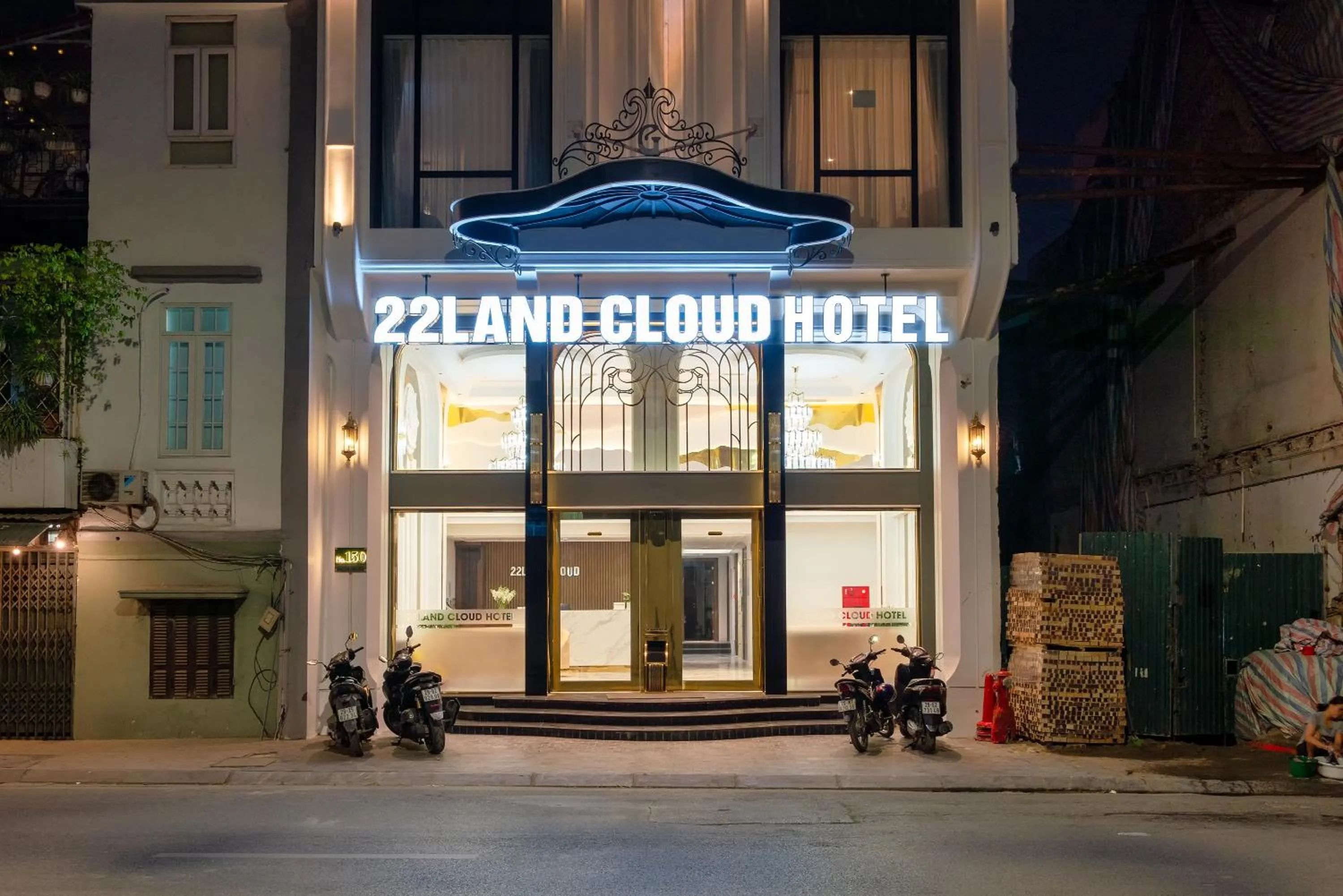 Property building in 22Land Cloud Hotel